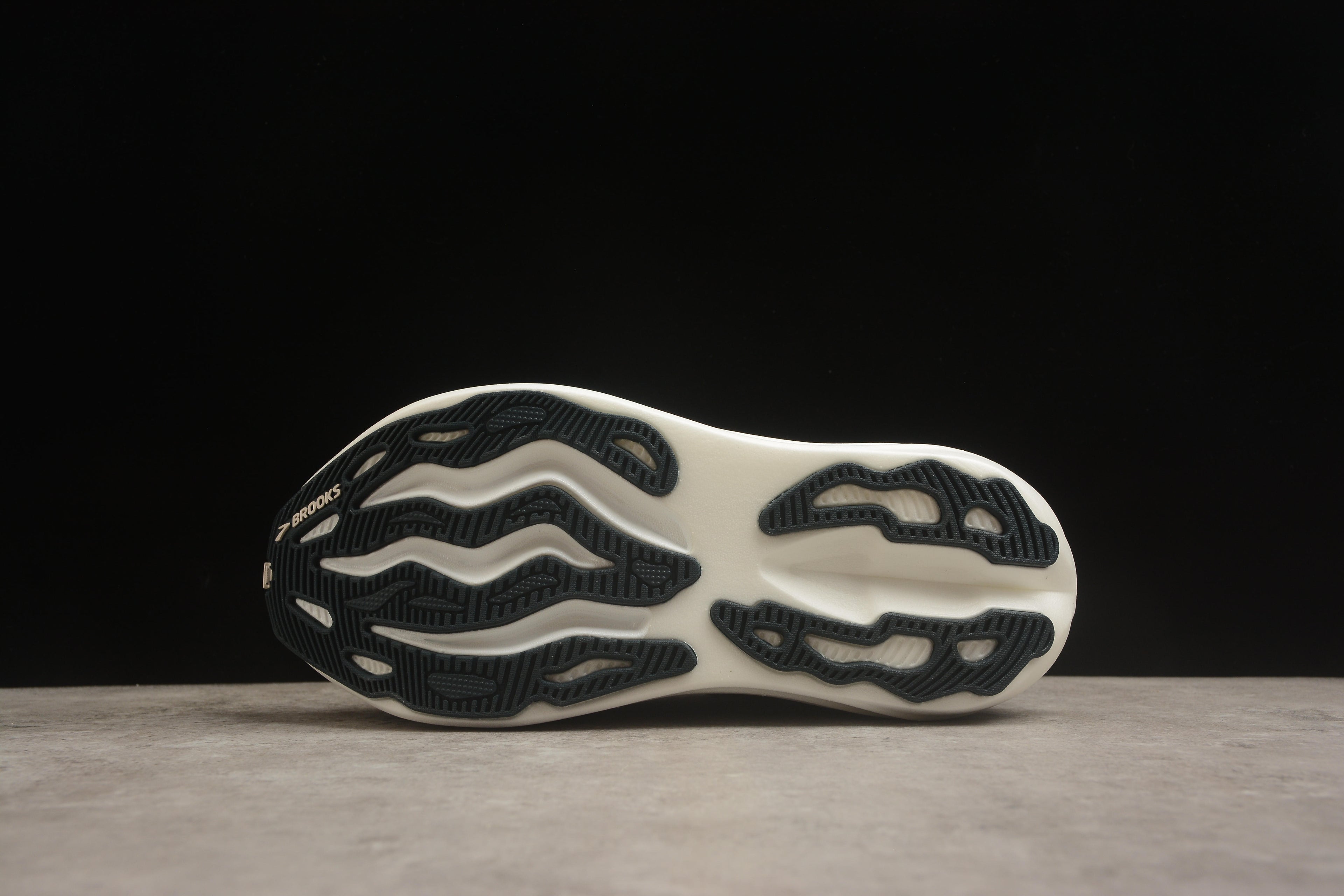 Brooks Glycerin Max marrone bianco