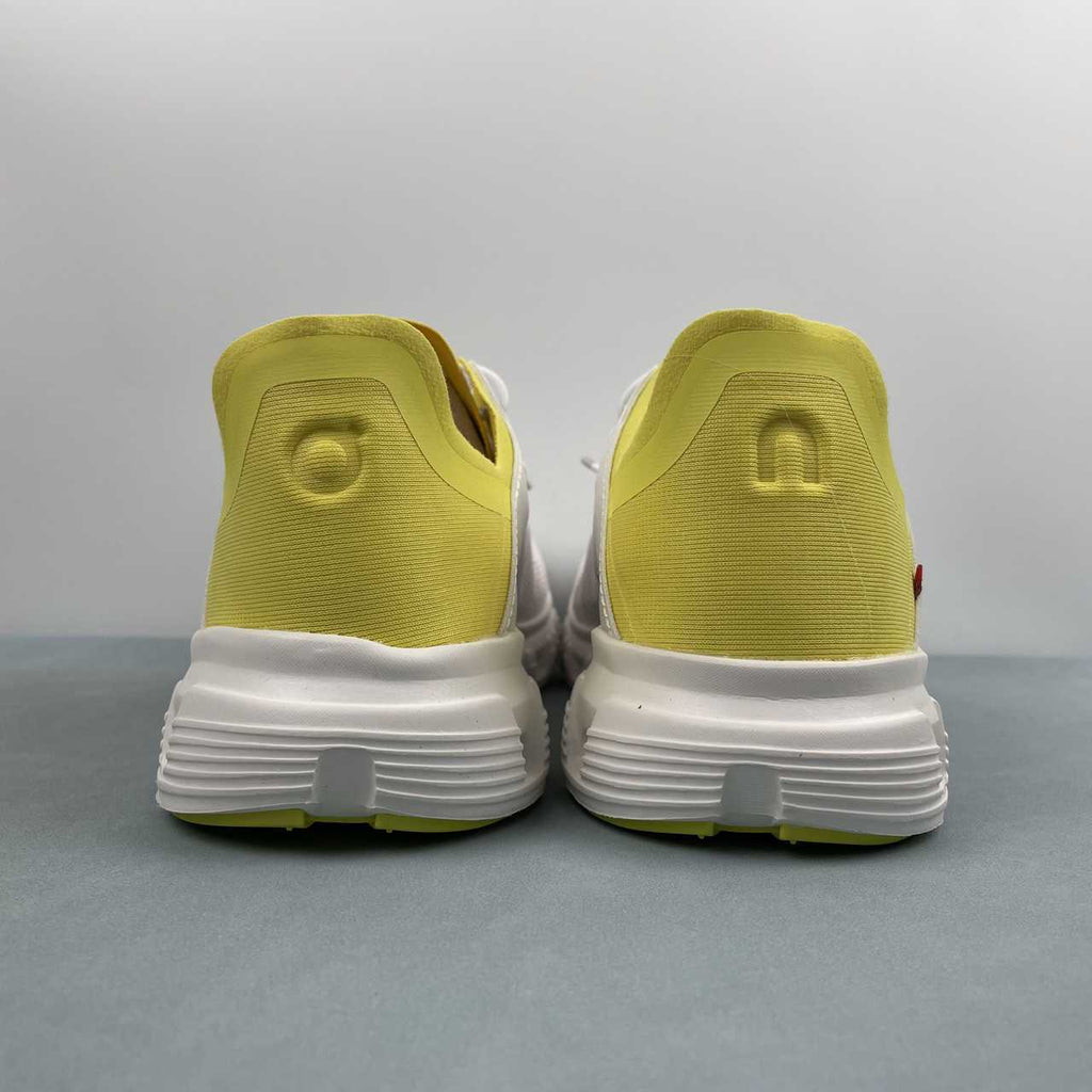 On Cloud 6 Coast sneakers da running e streetwear grigio giallo - VIBES MILANO