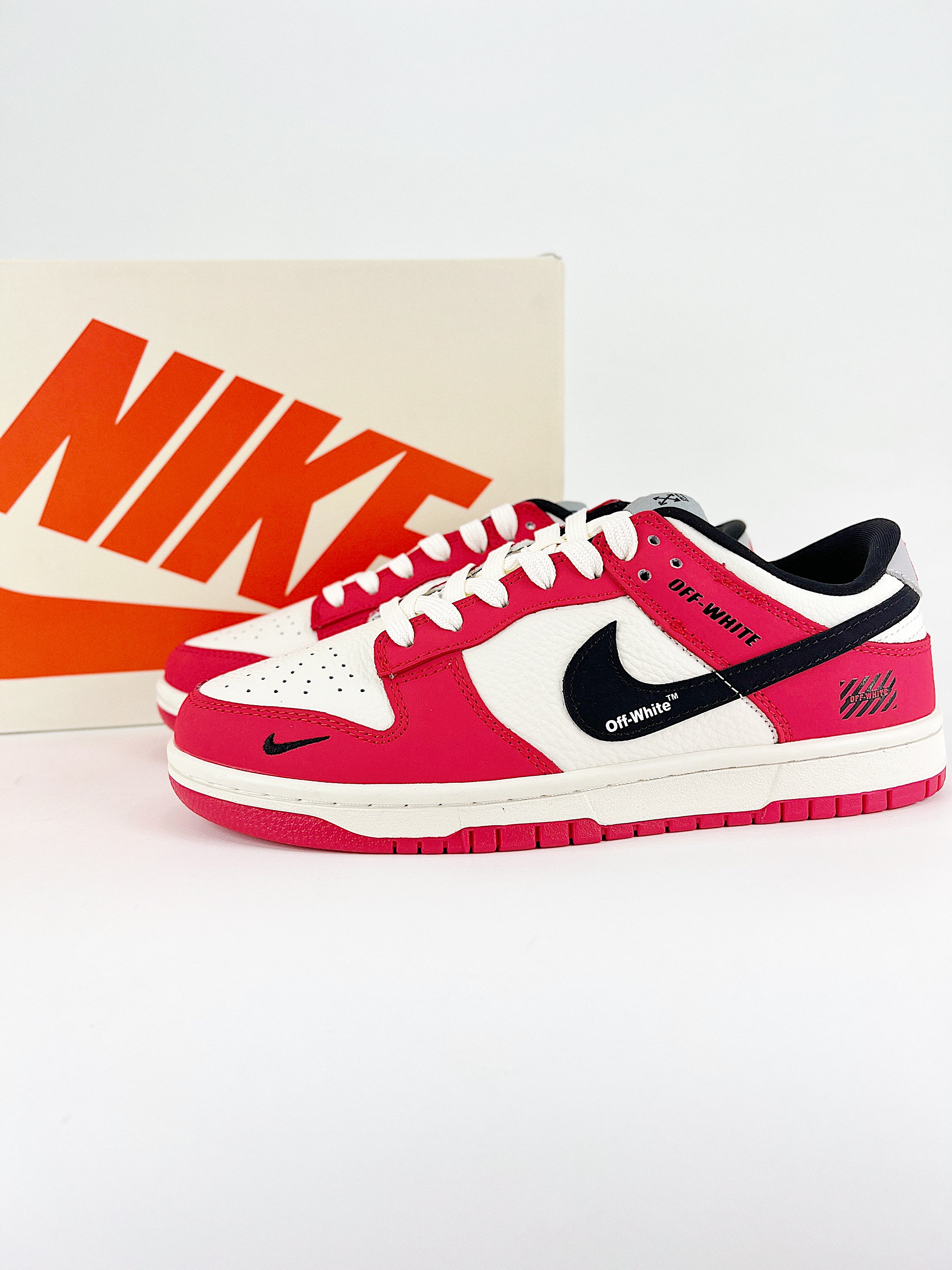 Nike New Dunk SB Low x Off-White rosso