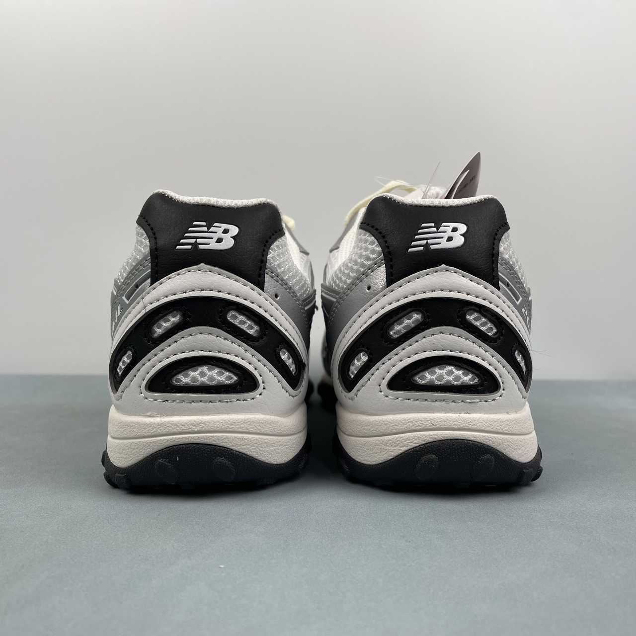 New Balance 204 L Silver Metallic