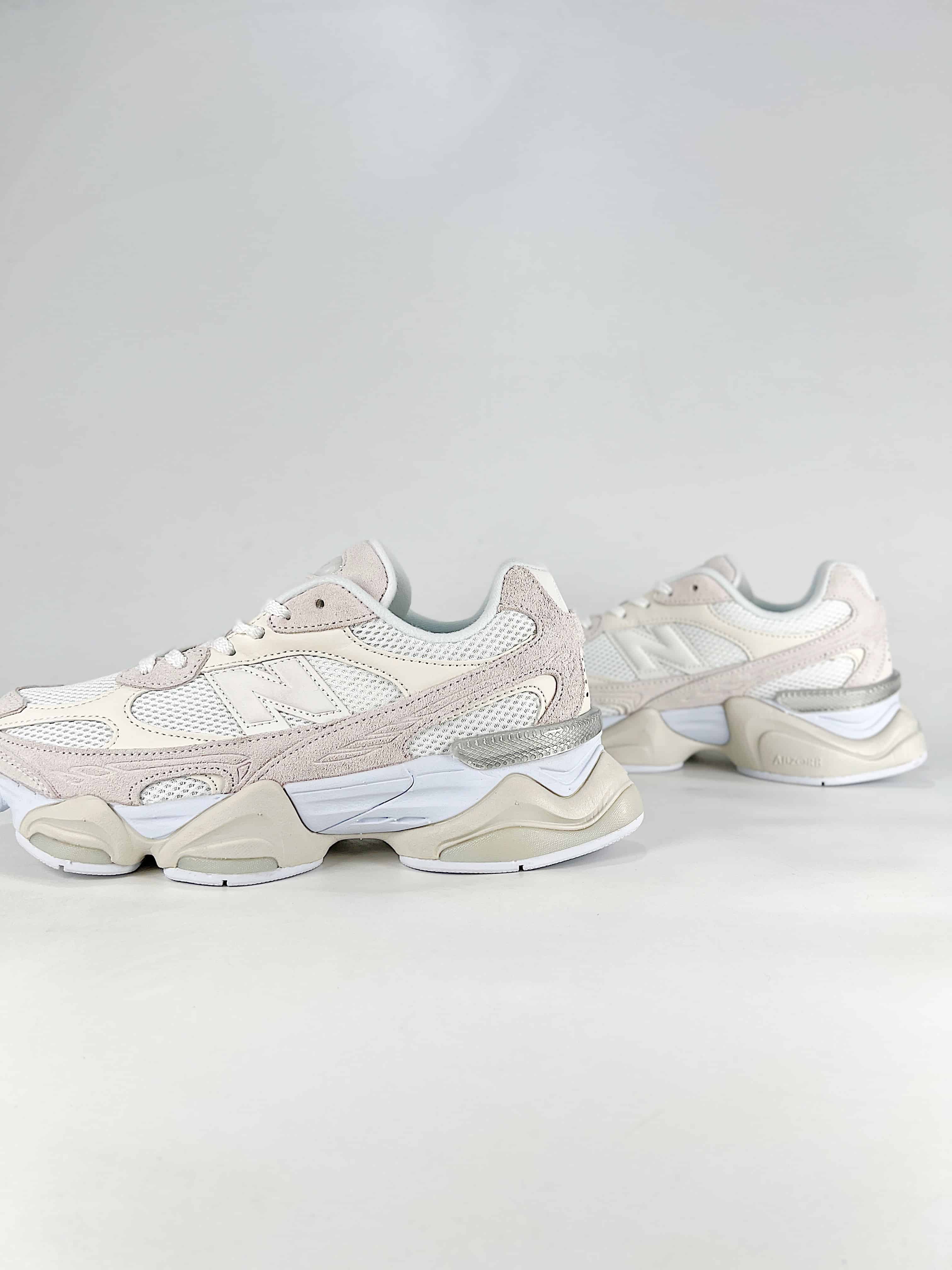 New Balance NB 9060 Beige Taupe (solo mercato Asia e Australia)