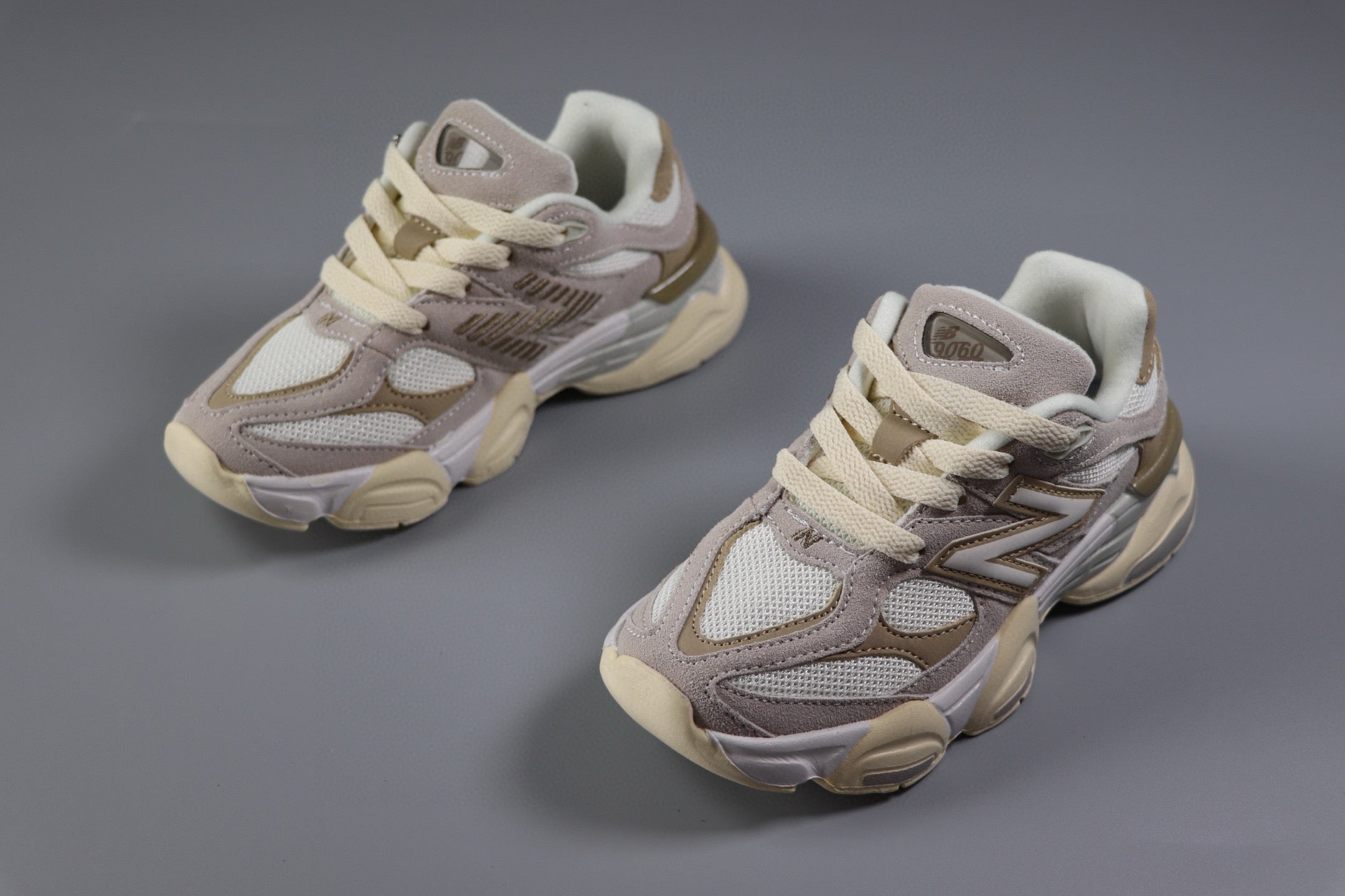 New Balance NB 9060 junior Cipria/Beige