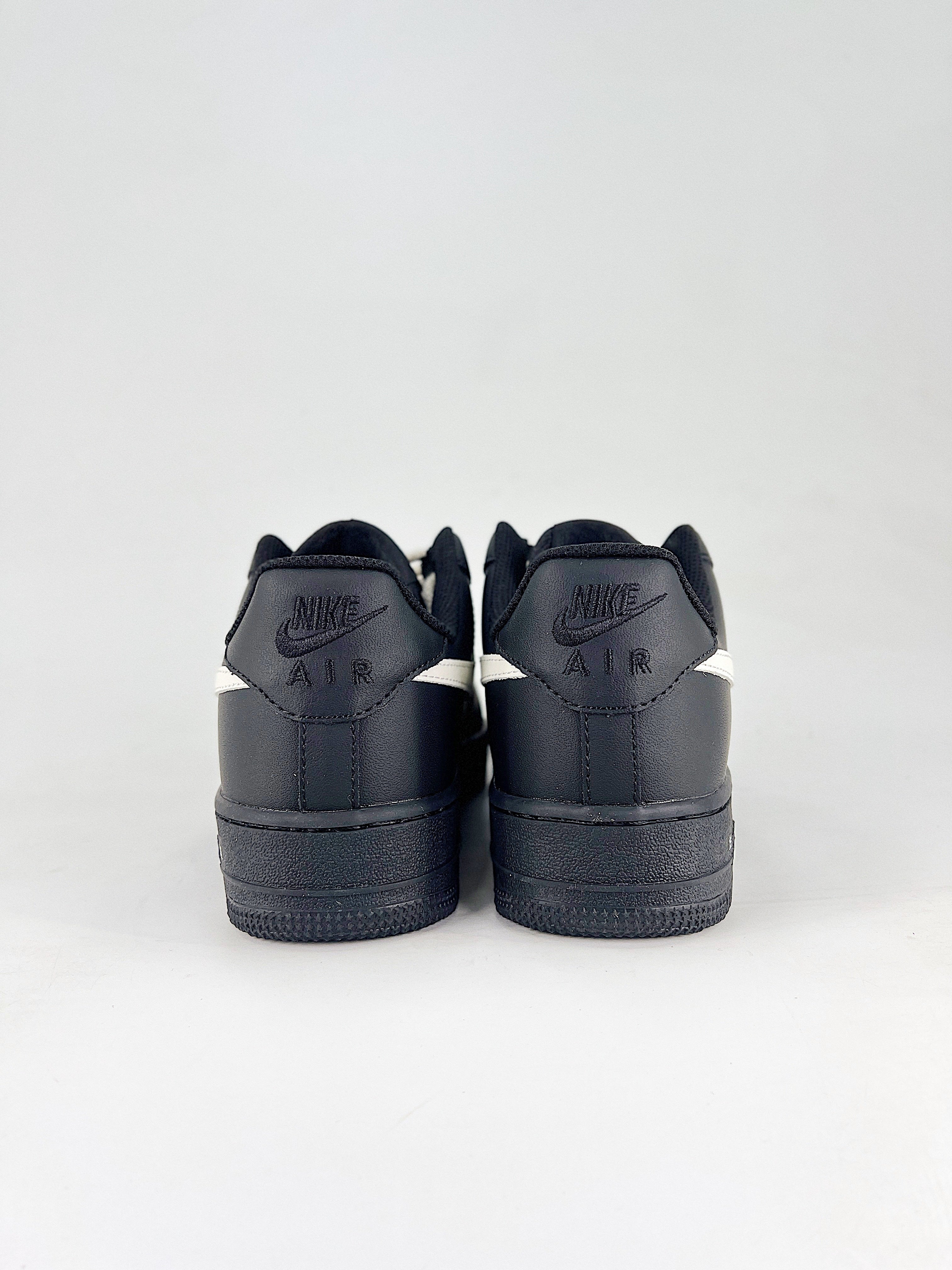 Nike Air Force 1 Low Black Swoosh White