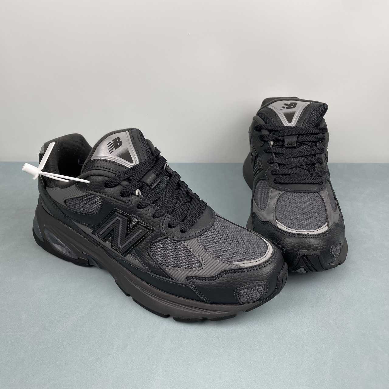 New Balance 2010 Black Dark Grey