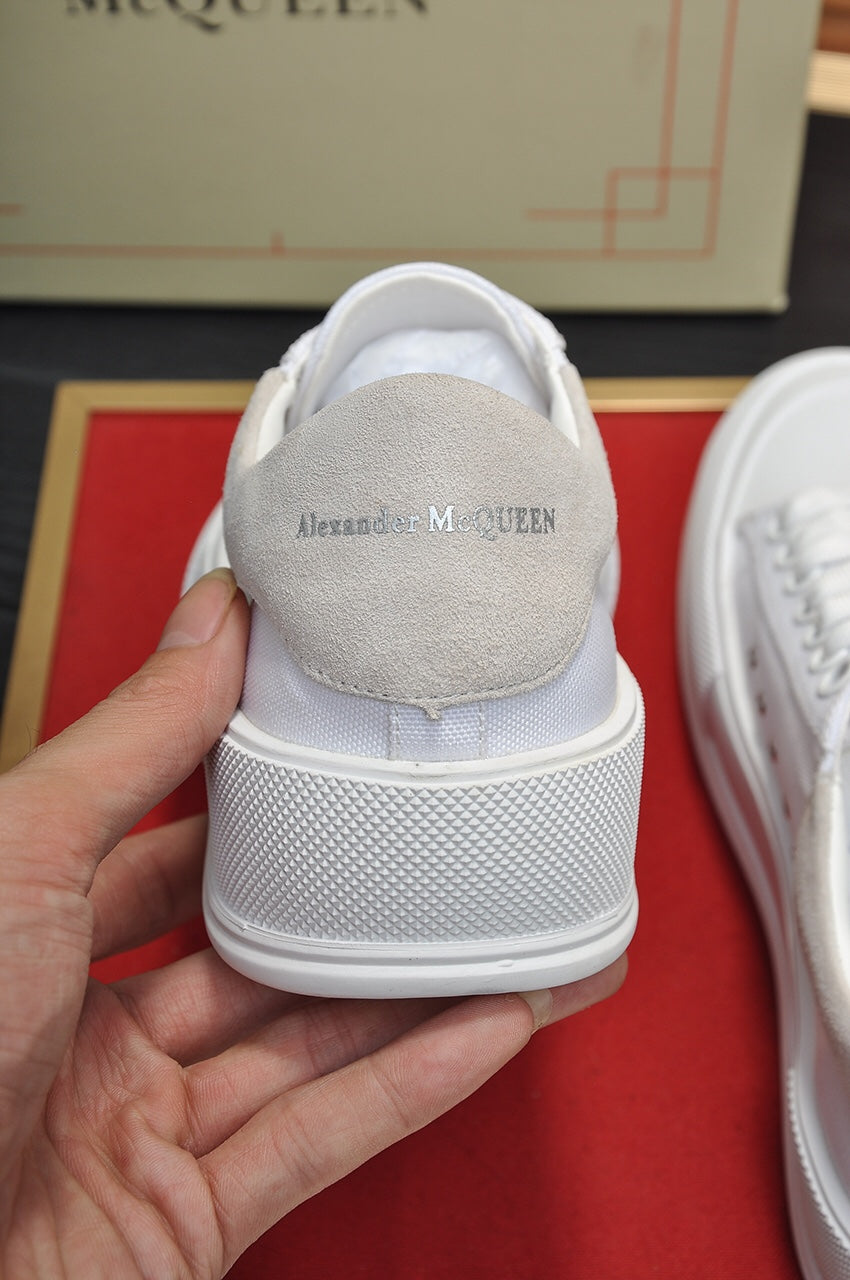 Alexander McQueen sneakers bianca in tela