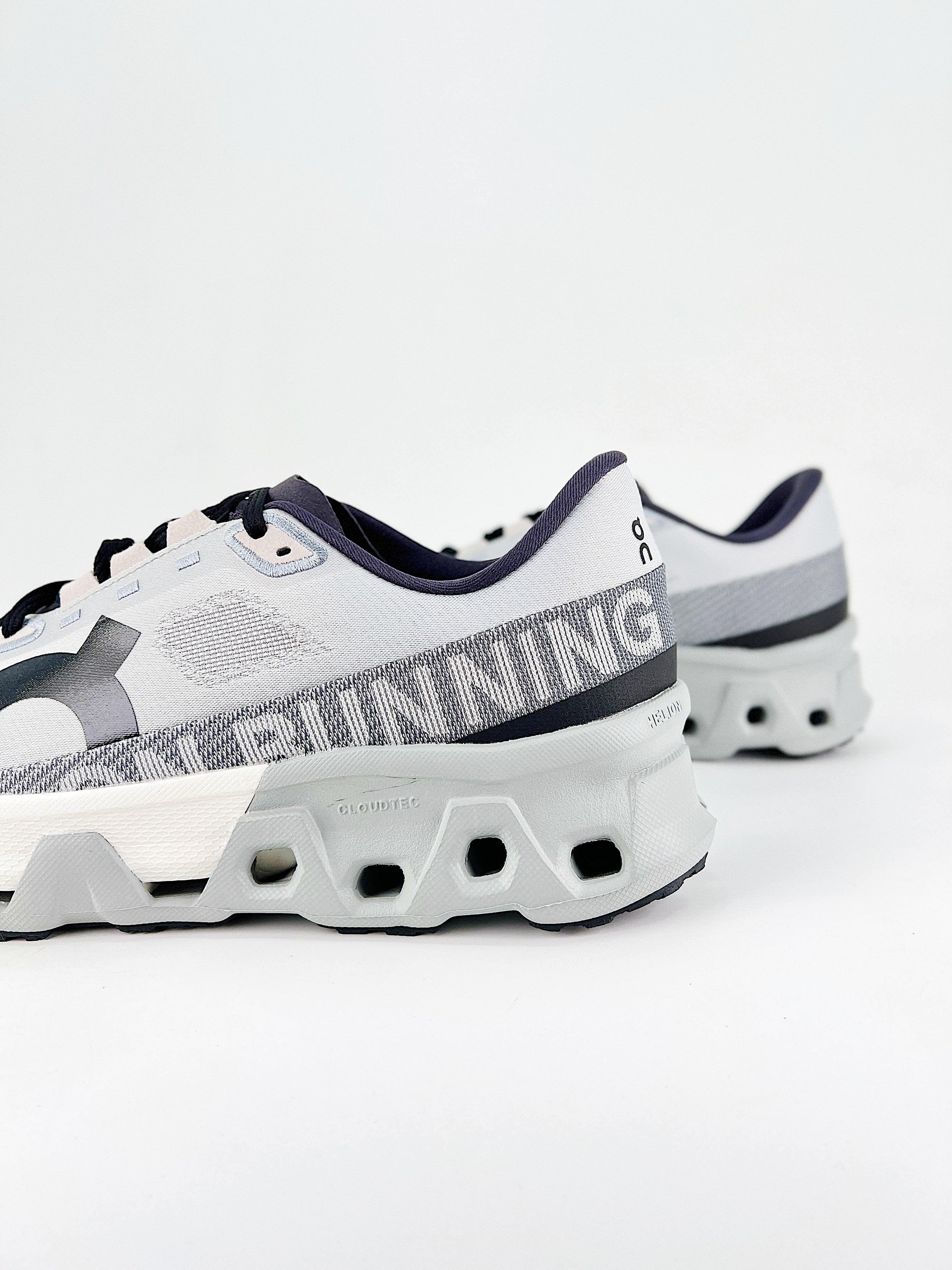 On Cloud Running Cloudmonster Hyper Glacier Ivory