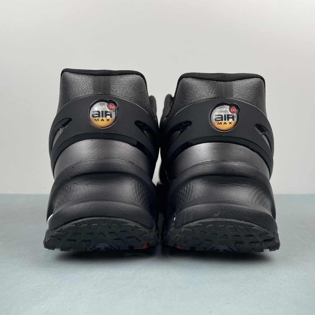 Nike Air Max Dn8 Black Metallic Dark Grey