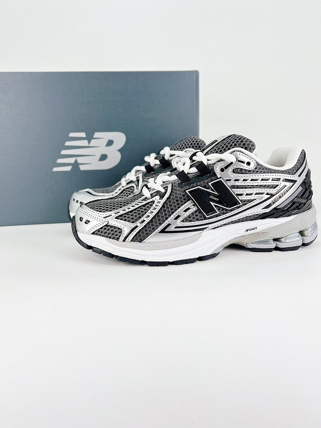 New Balance NB M1906R Silver Metallic Black