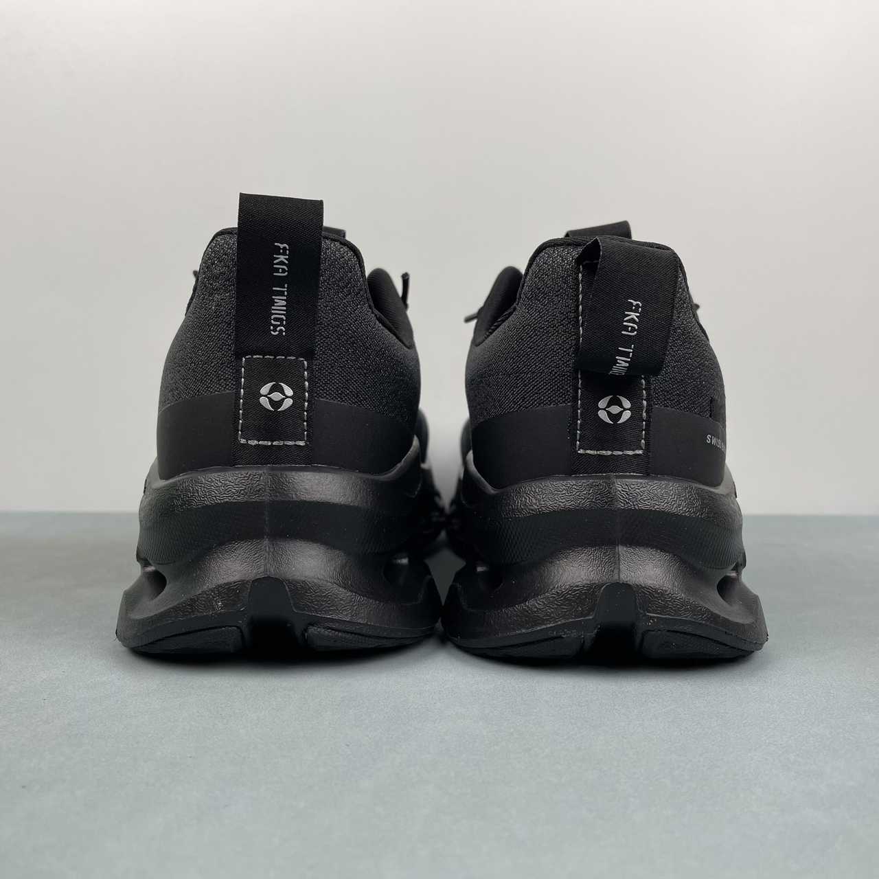 On Cloud Running Cloudtilt EUSEXUA ALL BLACK - VIBES MILANO