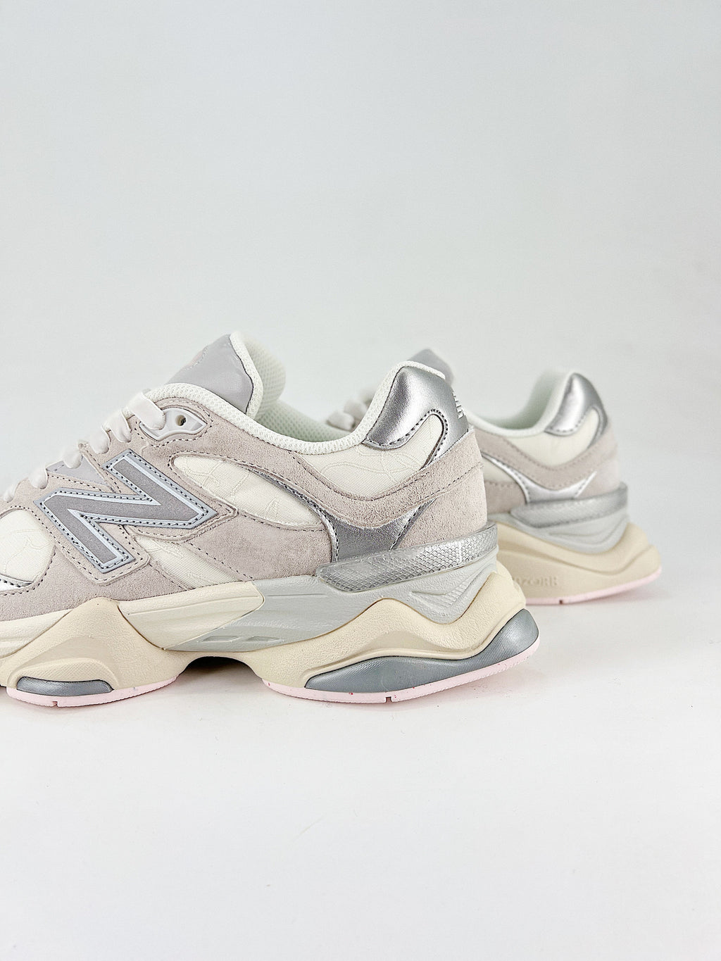 New Balance NB 9060 Coquette grigio
