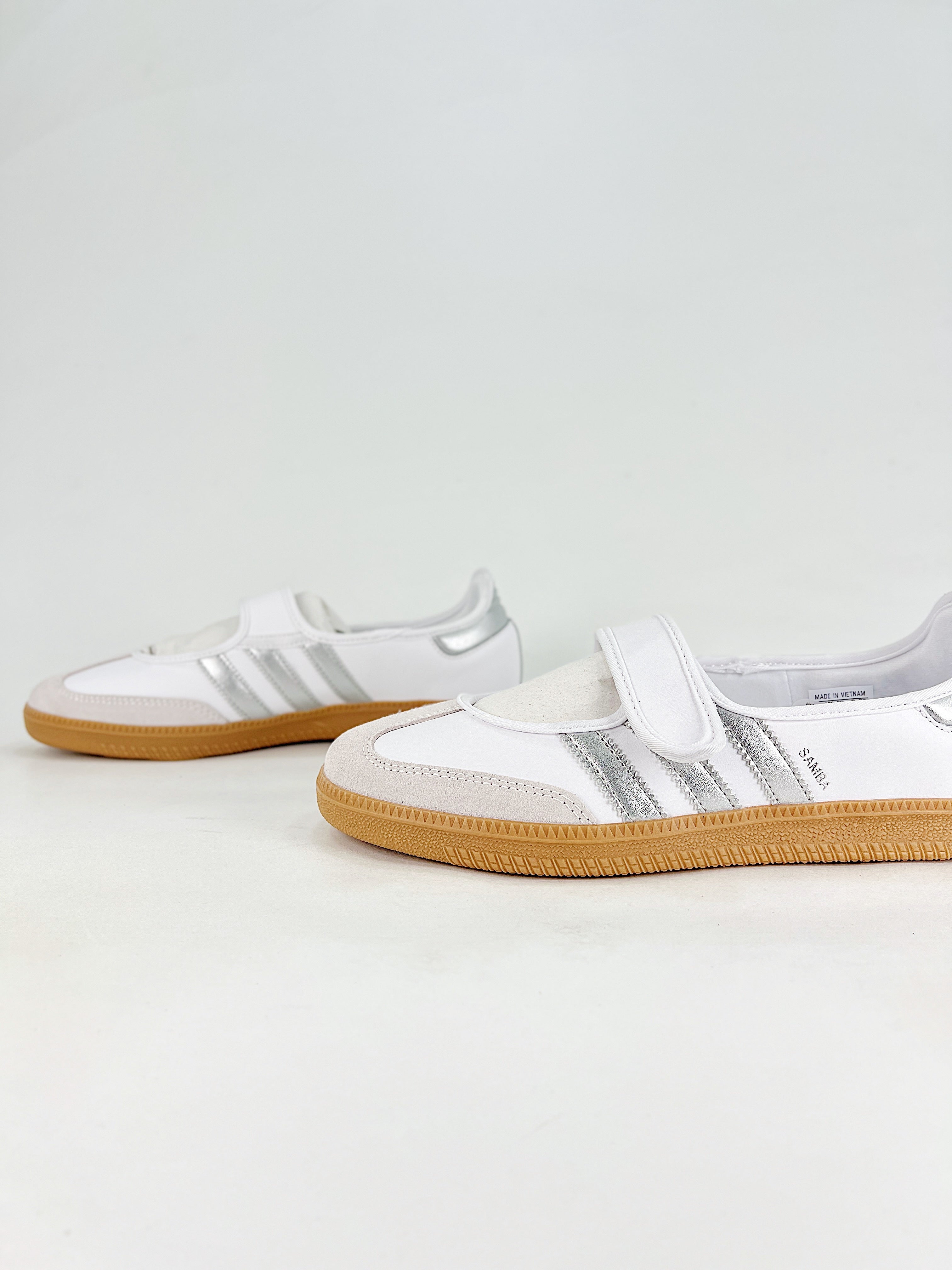 Adidas Originals Samba Jane Cloud White Silver Metallic Gum