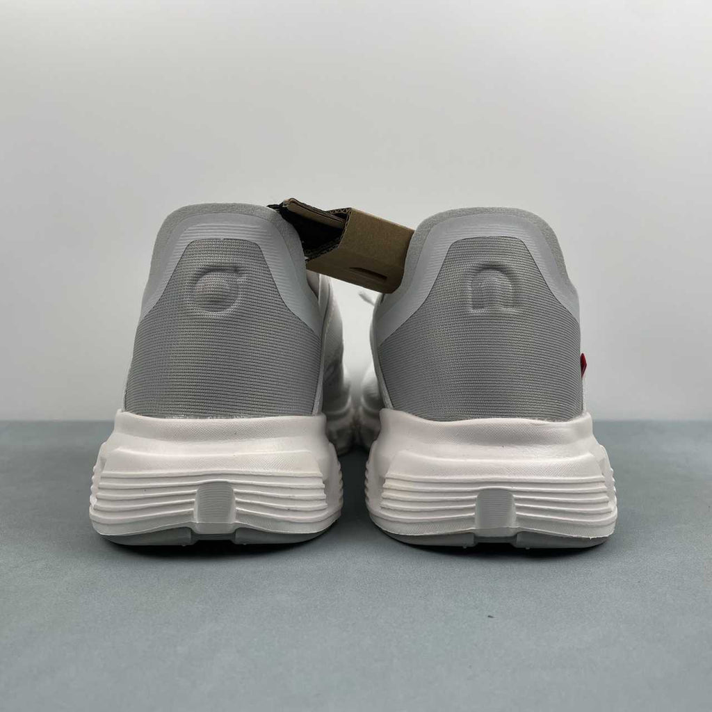 On Cloud 6 Coast sneakers da running e streetwear bianco - VIBES MILANO