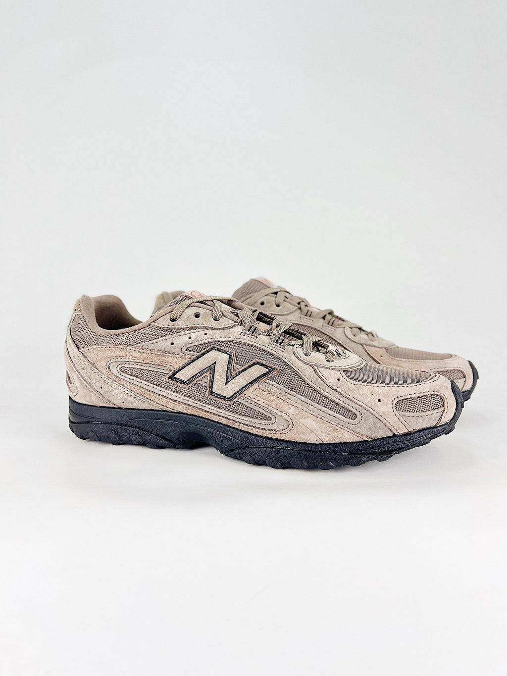 New Balance 204 L Thunder Brown Black Shadow Red
