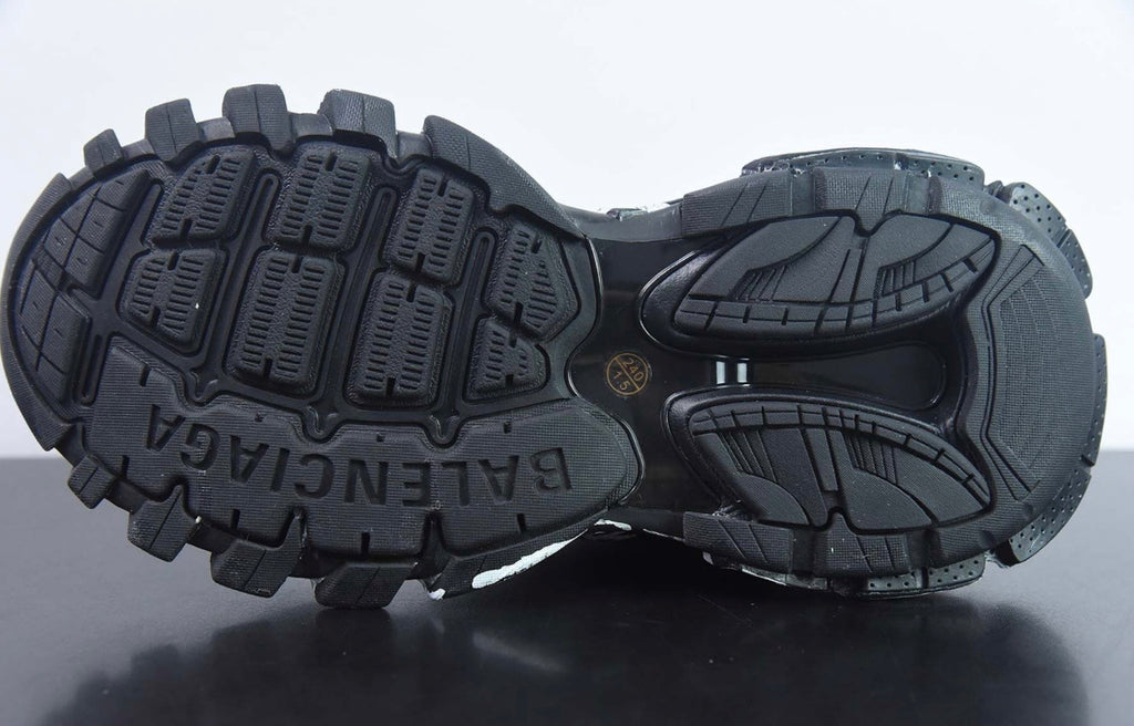 Balenciaga Sneakers Track 3.0 Graffiti