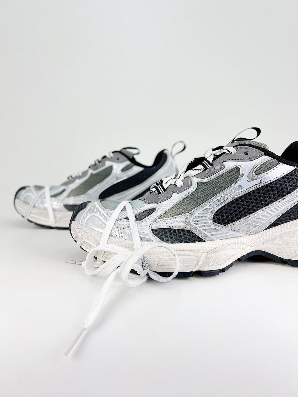 Balenciaga Sneakers 3 XL Silver Black