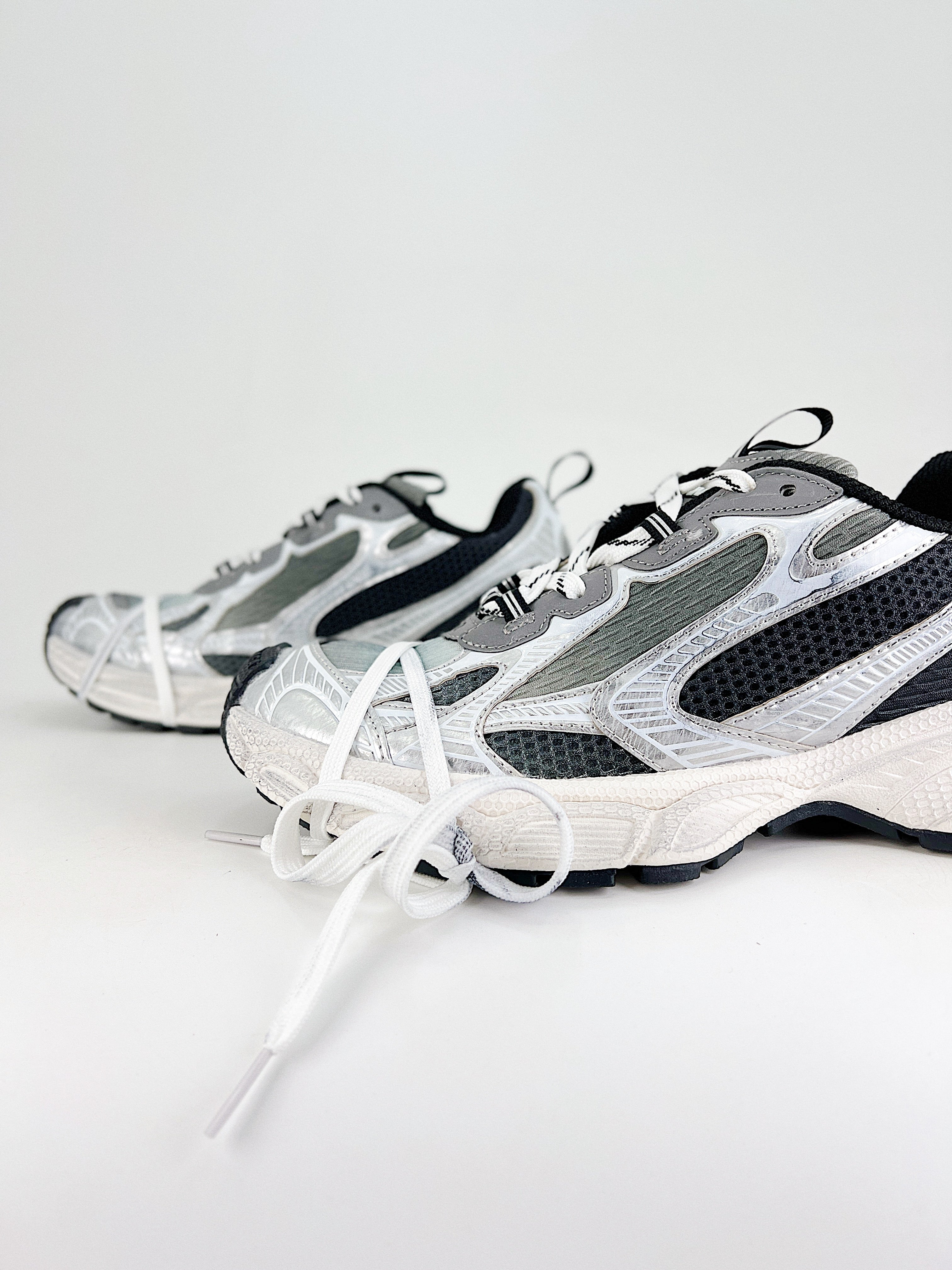 Balenciaga Sneakers 3 XL Silver Black