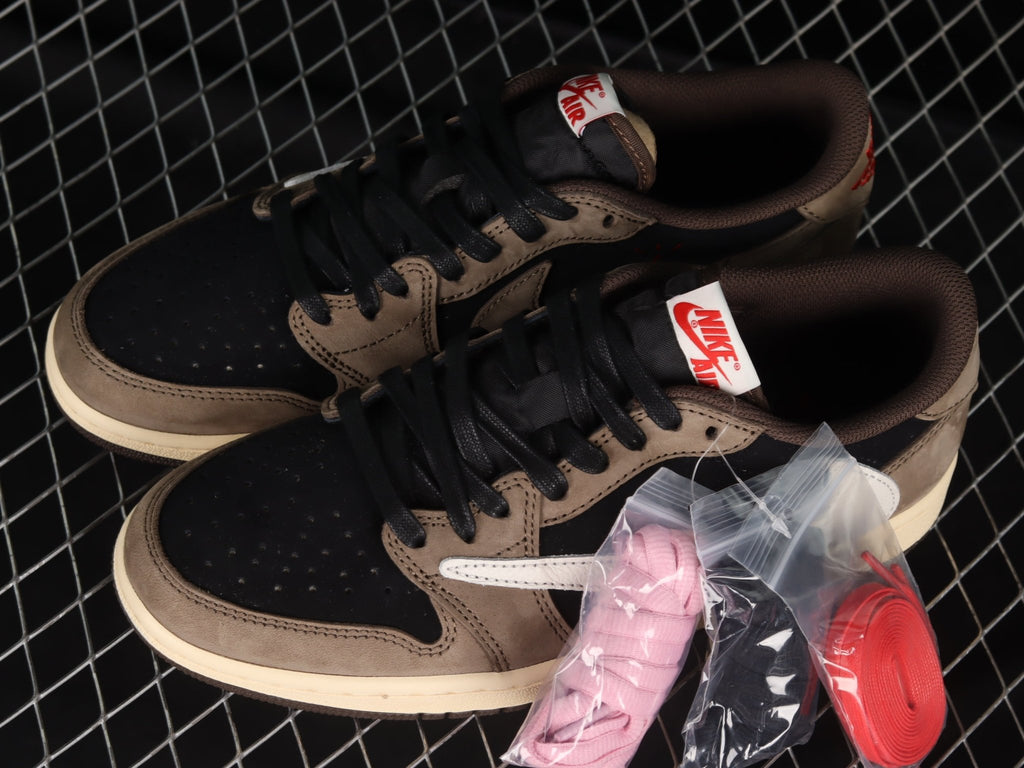 Travis Scott x Air Jordan 1 Low OG SP - T Dark Mocha - VIBES MILANO