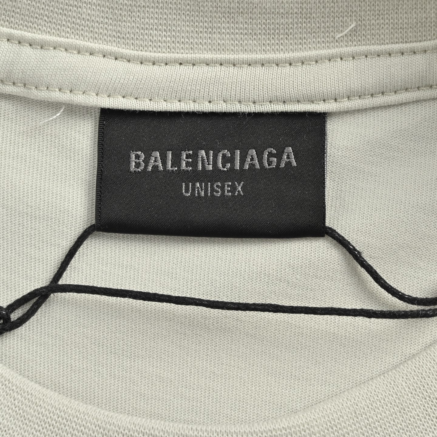 BALENCIAGA T-SHIRT BASKETBALL SNEAKER OVERSIZE DA UOMO BIANCO SPORCO