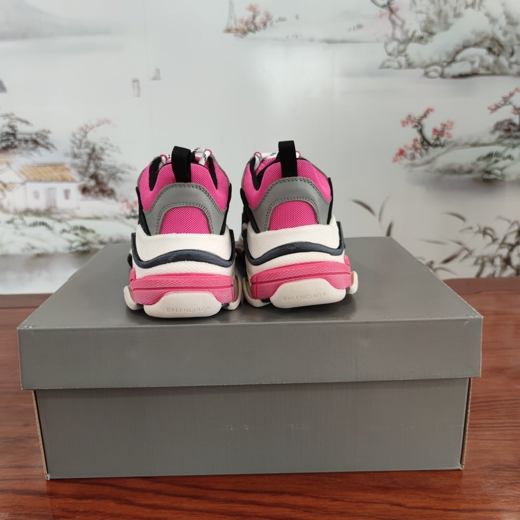 Balenciaga Sneakers Triple S Pink Black White - VIBES MILANO