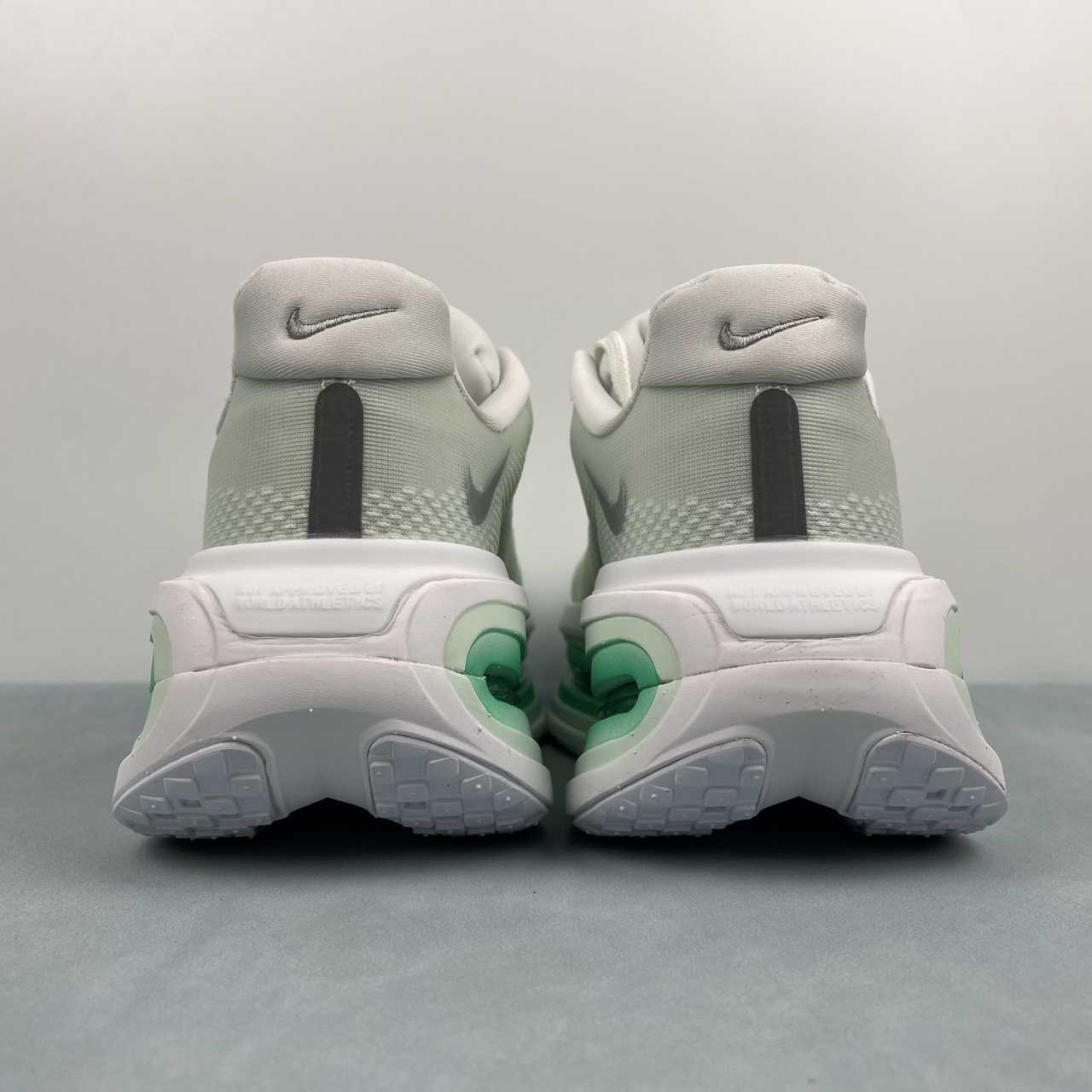 Nike Vomero Premium green vert - VIBES MILANO