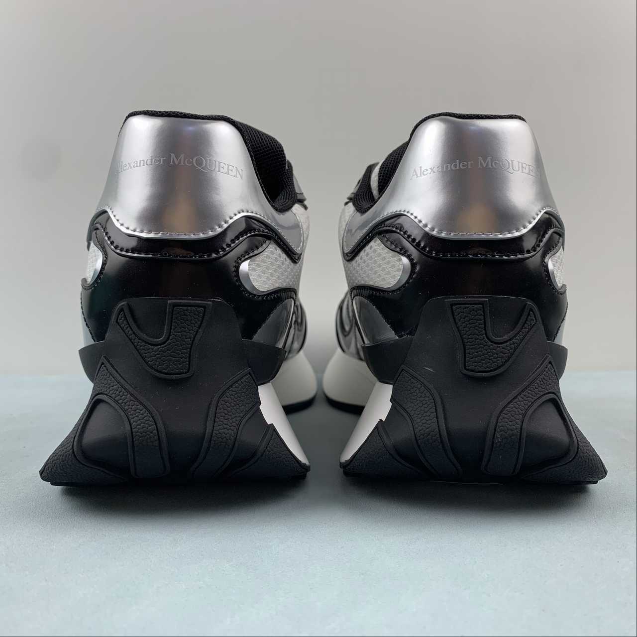 Alexander McQueen Sprint Runner bianco e argento