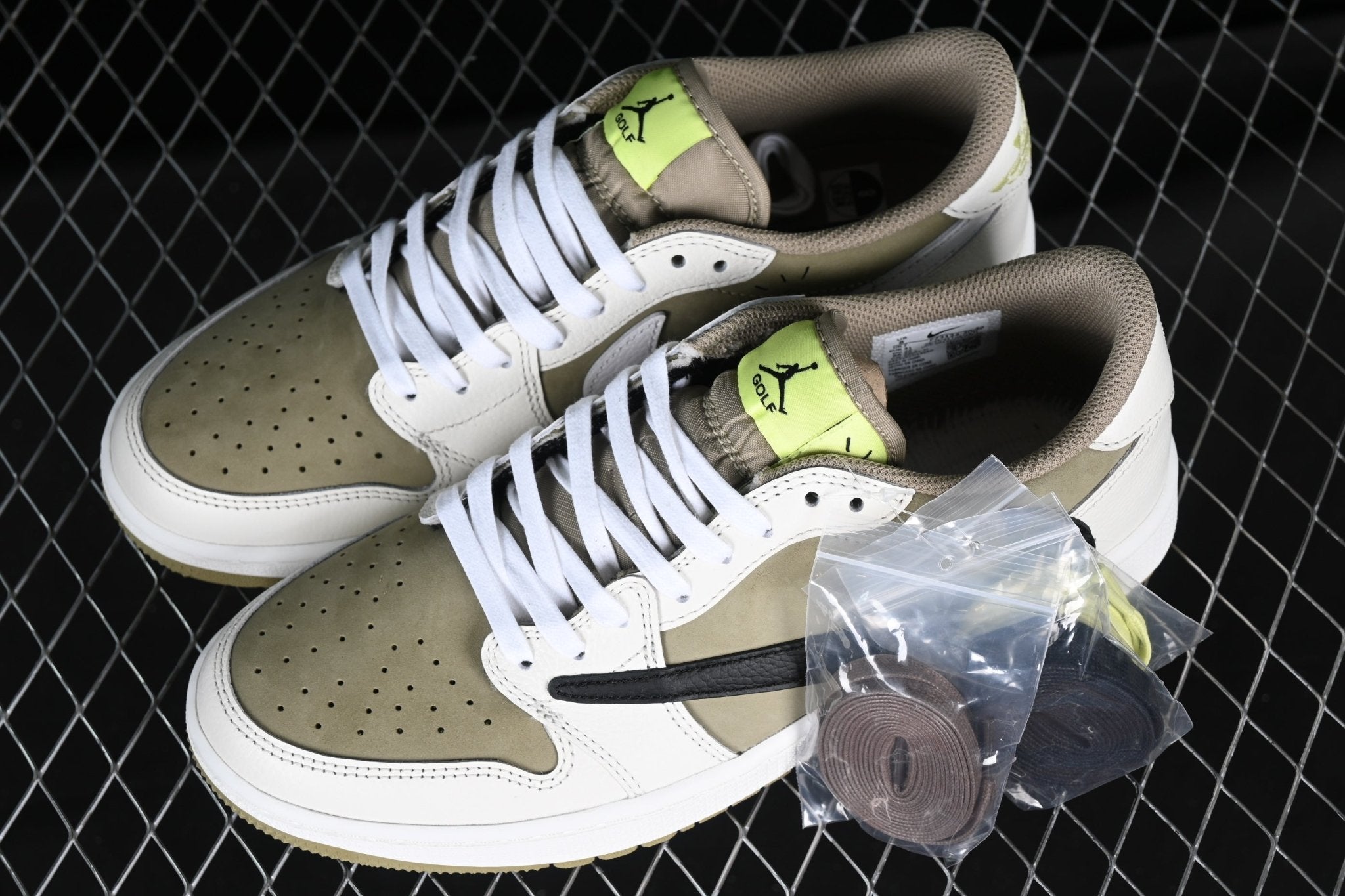 Travis Scott x Air Jordan 1 Retro Low Golf Neutral Olive - VIBES MILANO