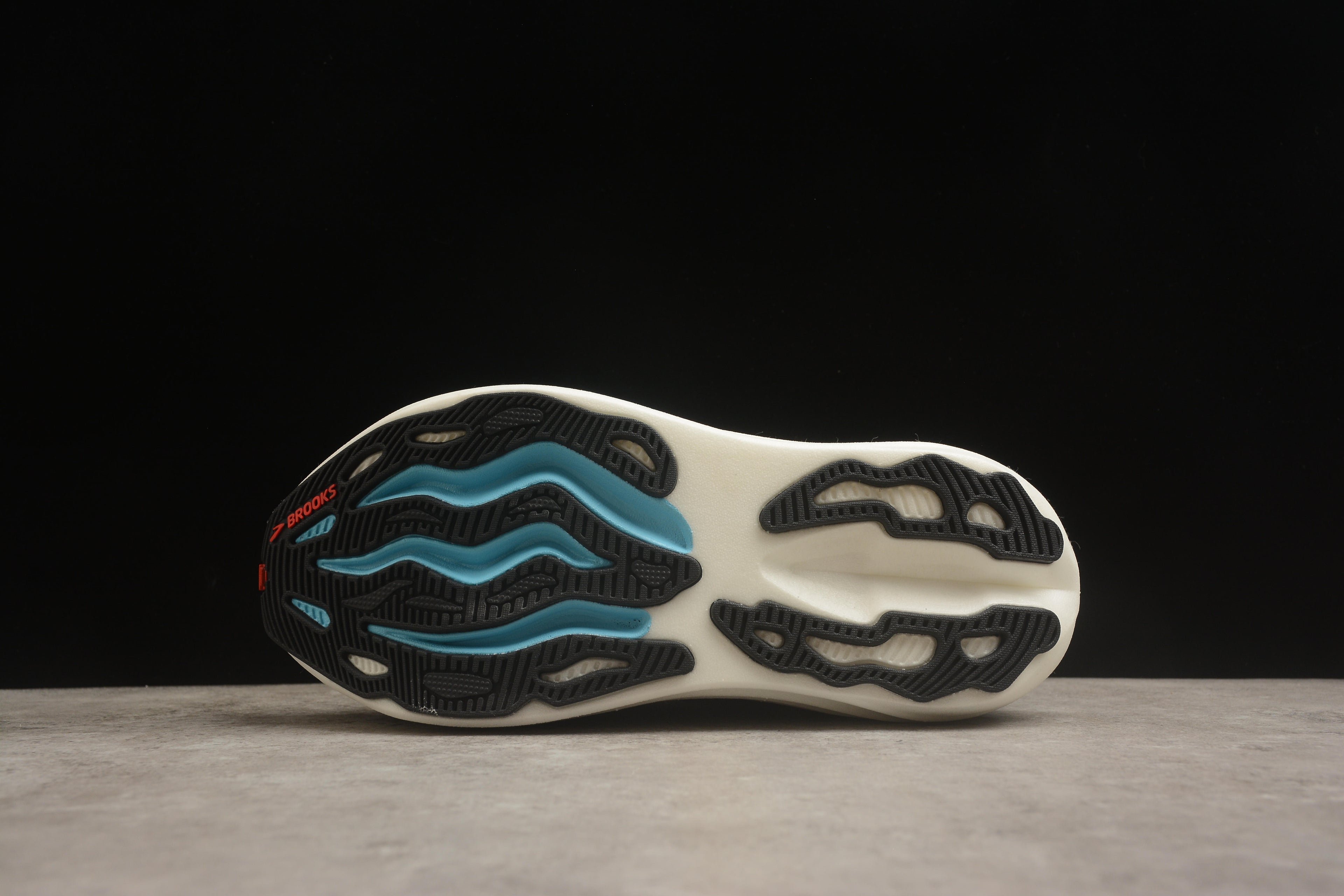 Brooks Glycerin Max nero bianco