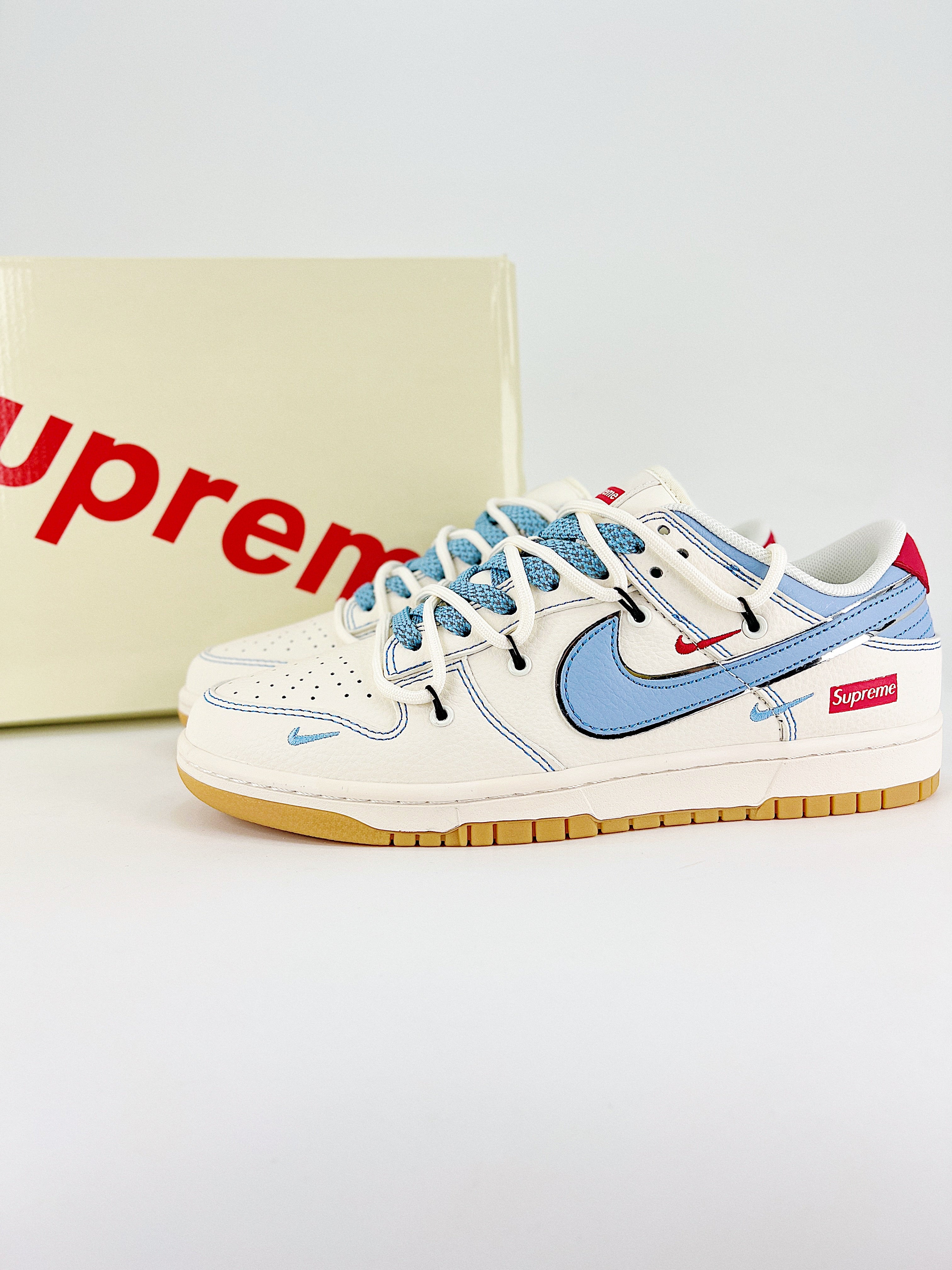 Nike New Dunk SB Supreme celeste