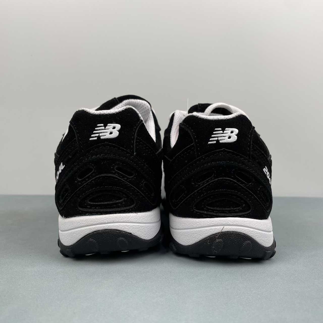 New Balance 204 L Black