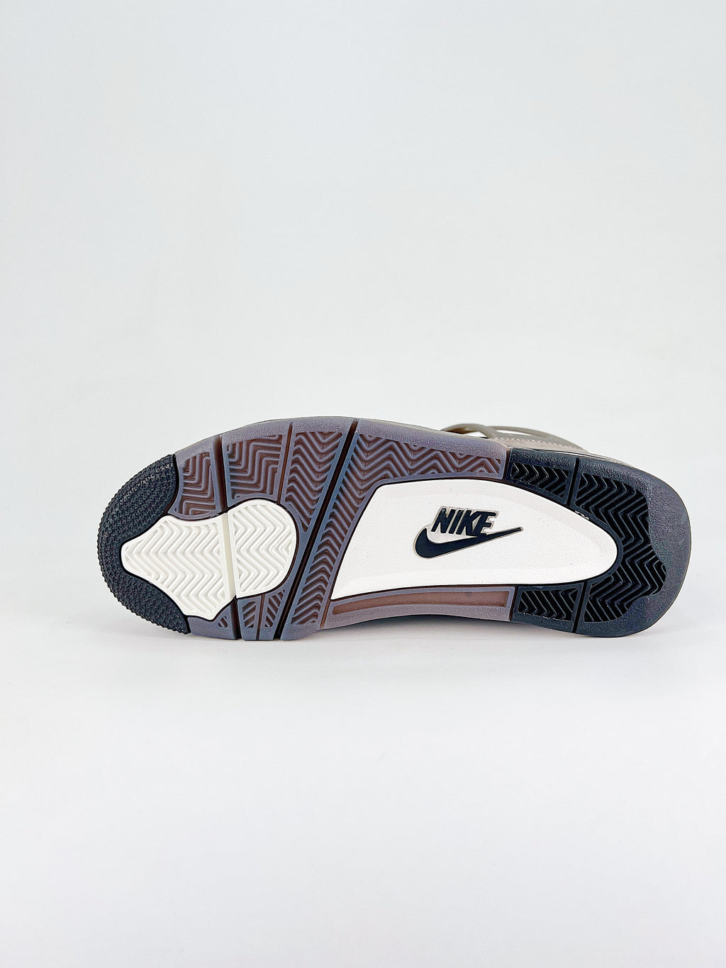 Nike Air Jordan 4 Retro Cave Stone (non presente in Italia)