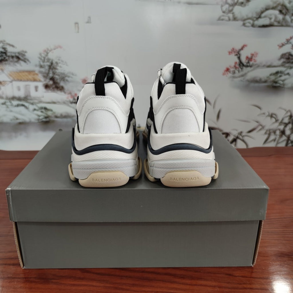 Balenciaga Sneakers Triple S Clear Sole white black - VIBES MILANO