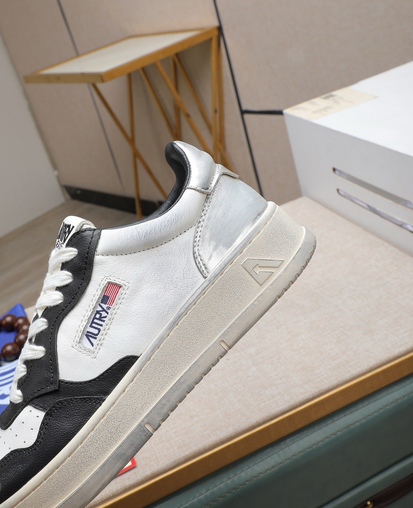 Autry Medalist Low sneakers bianco nero bianco argento - VIBES MILANO