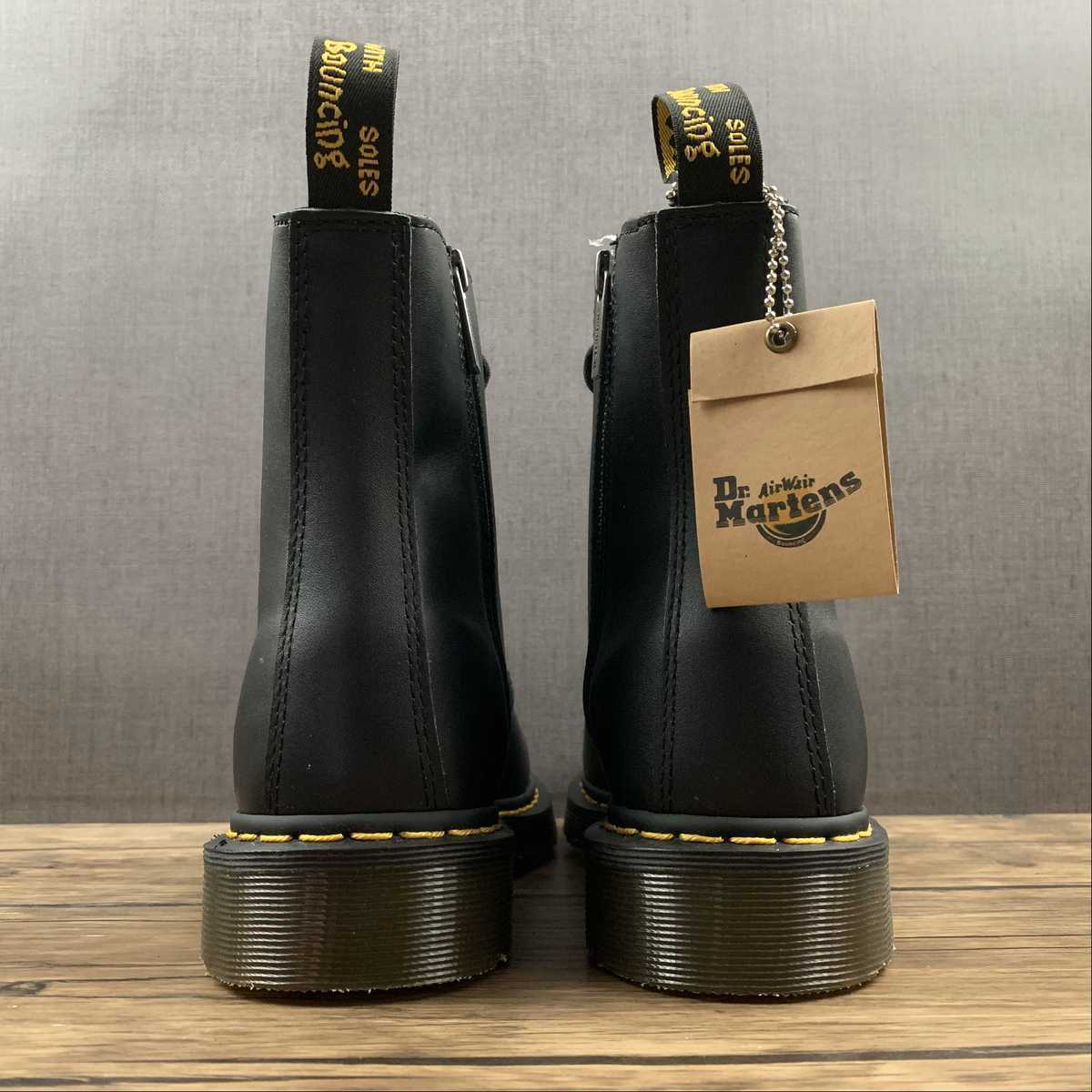 DR. MARTENS Stivaletto 1460 Pascal nero con zip centrale