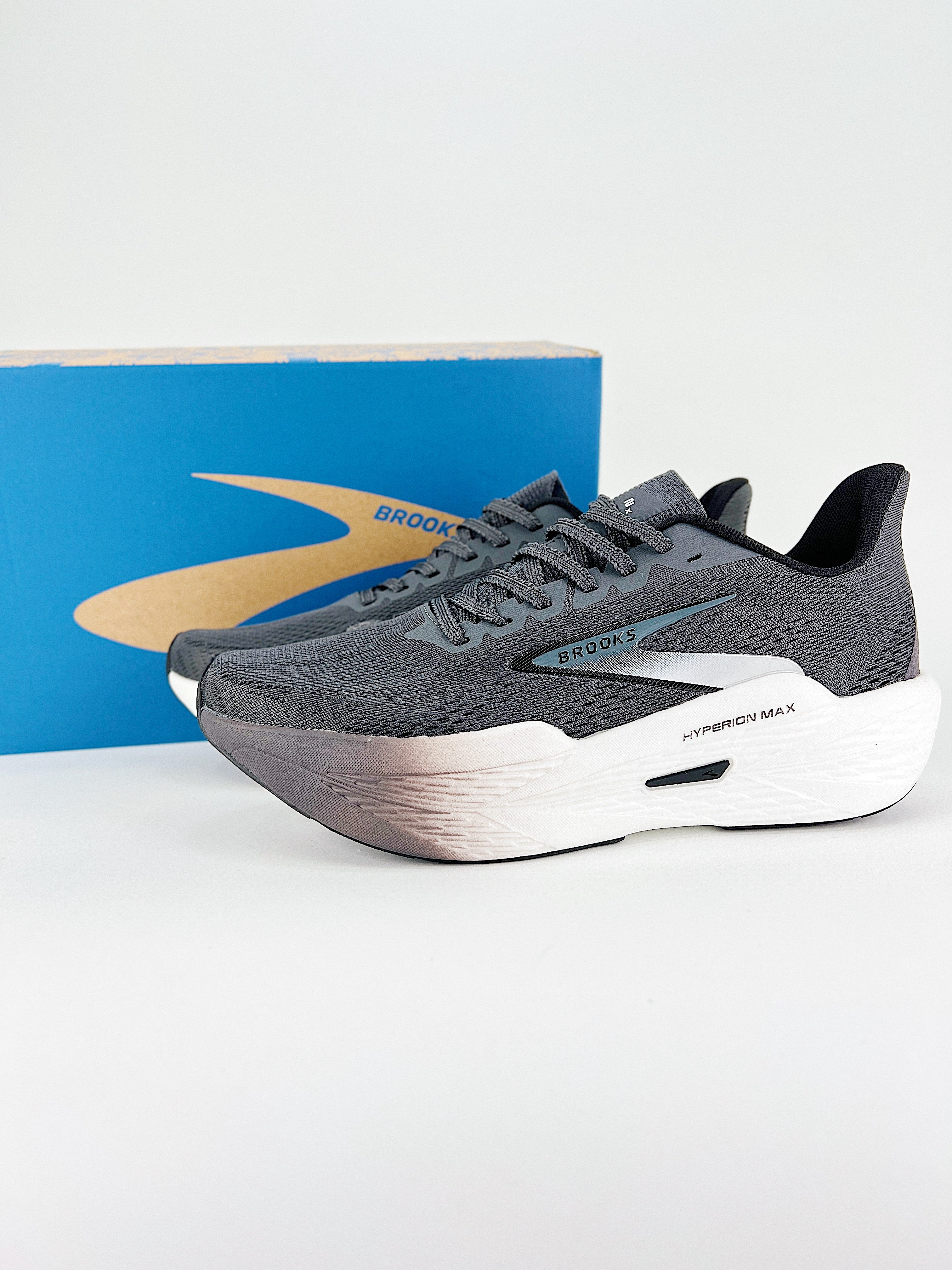 Brooks Hyperion Max 2 nero bianco