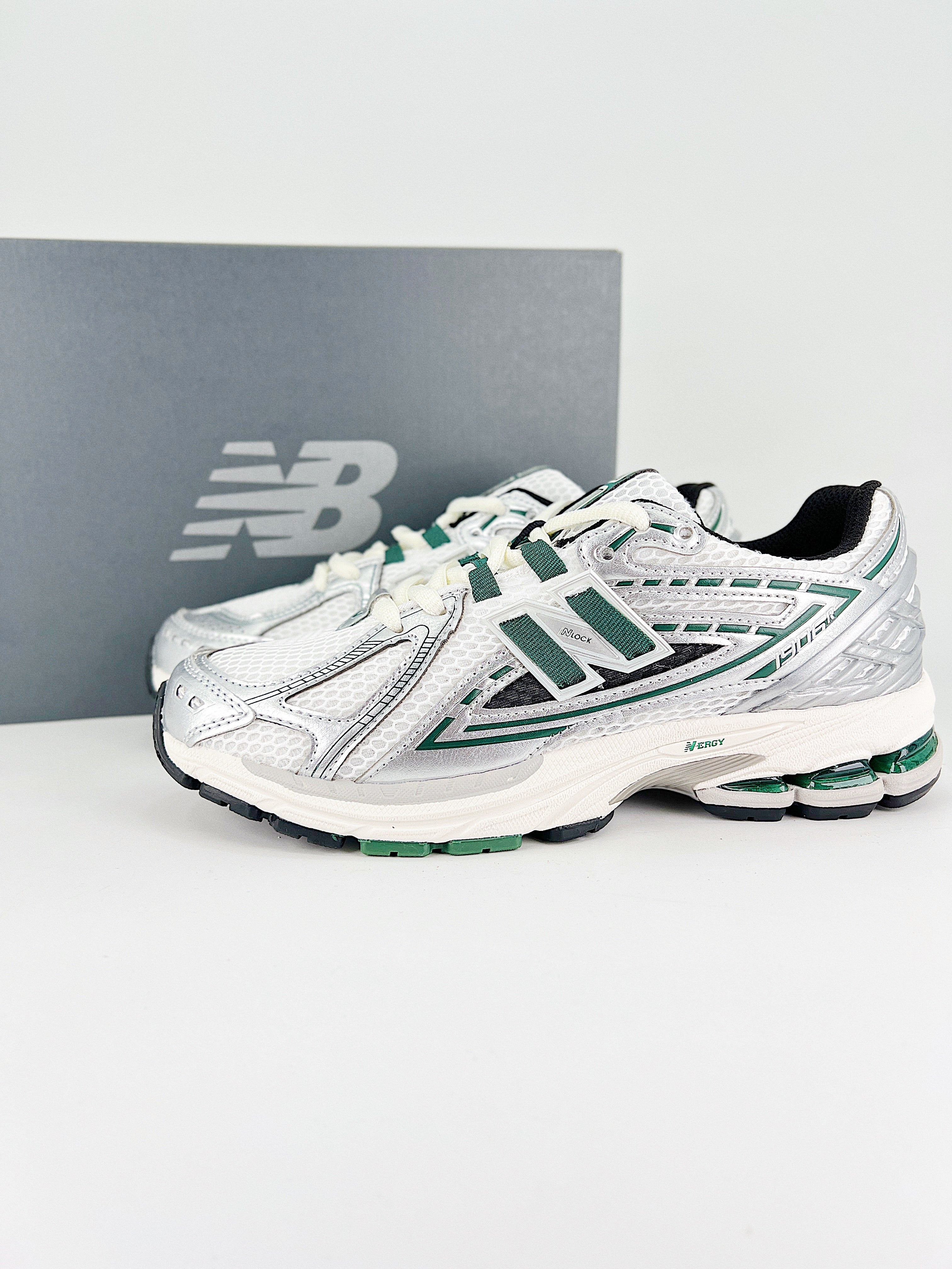 New Balance NB M1906R Silver Metallic Nightwatch Green