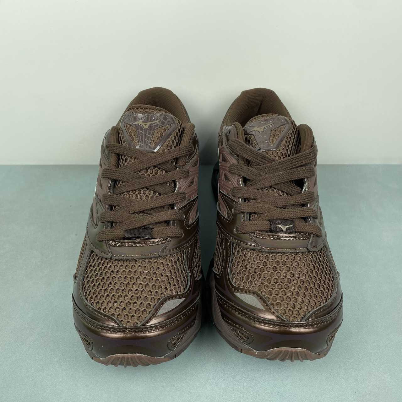 Mizuno Wave Prophecy sneakers brown