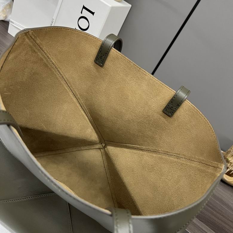 Loewe Puzzle Fold dark khaki green