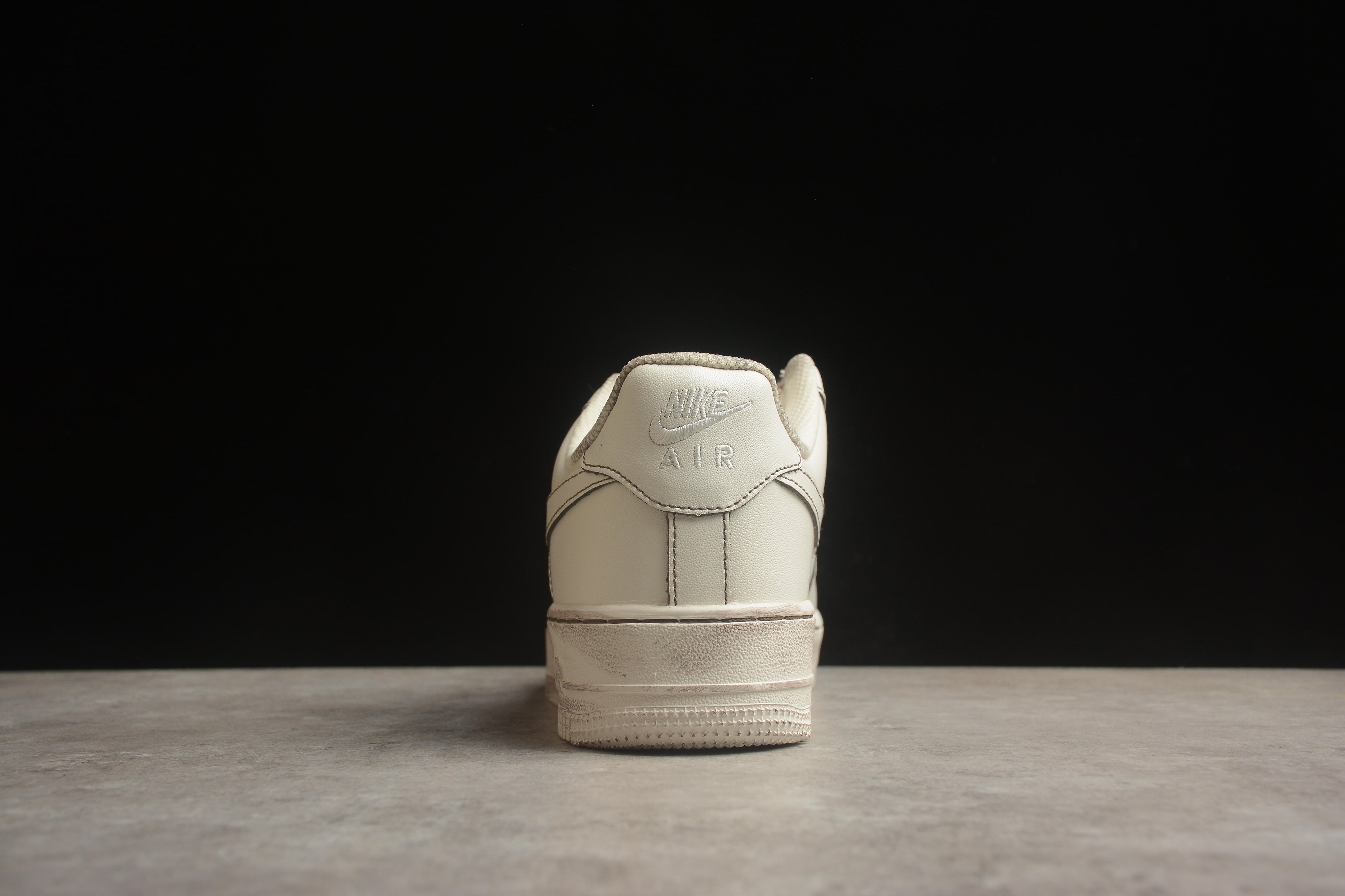 Nike Air Force 1 07 Low White Make Old