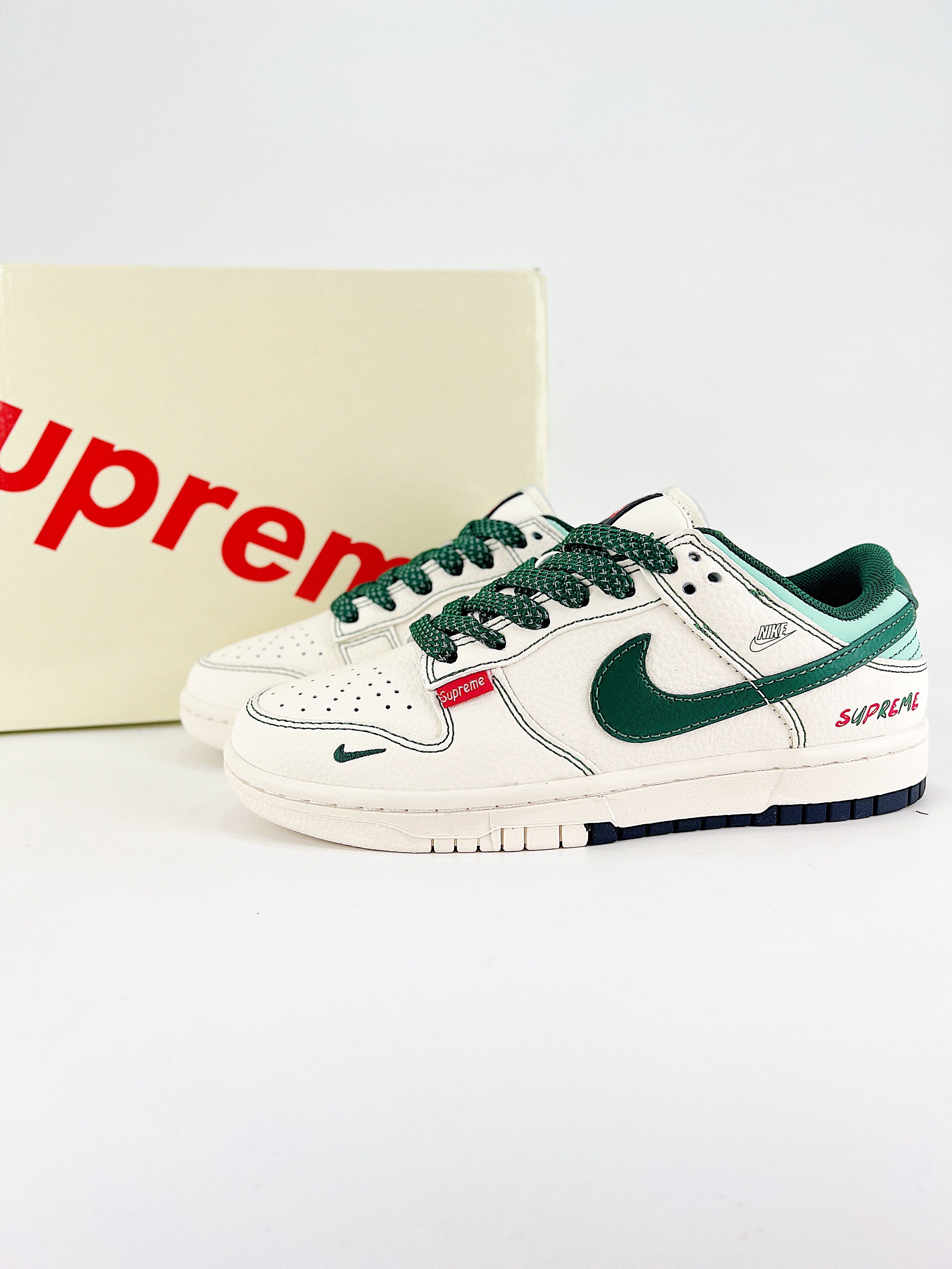 Nike New Dunk SB Supreme verde bianco