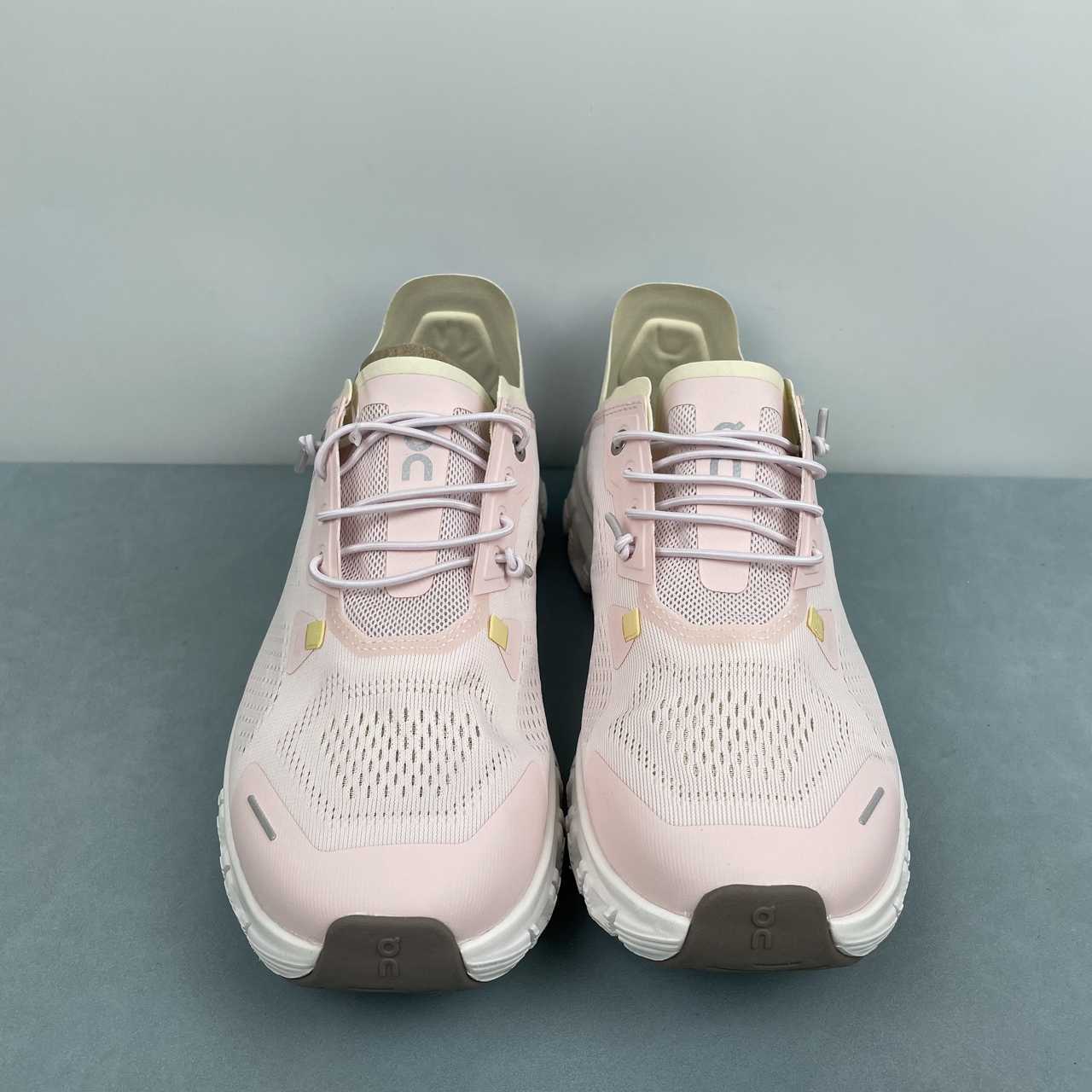 On Cloud 6 Coast sneakers donna da running e streetwear pink white - VIBES MILANO
