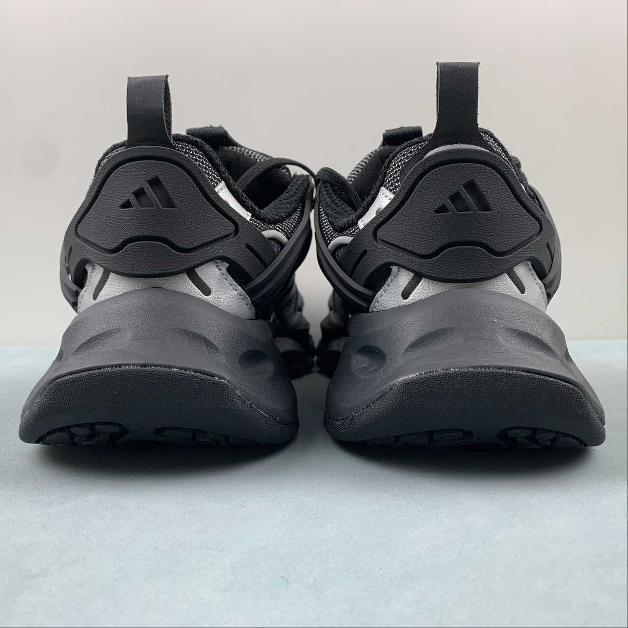 Adidas XLG Runner Deluxe sneakers black silver