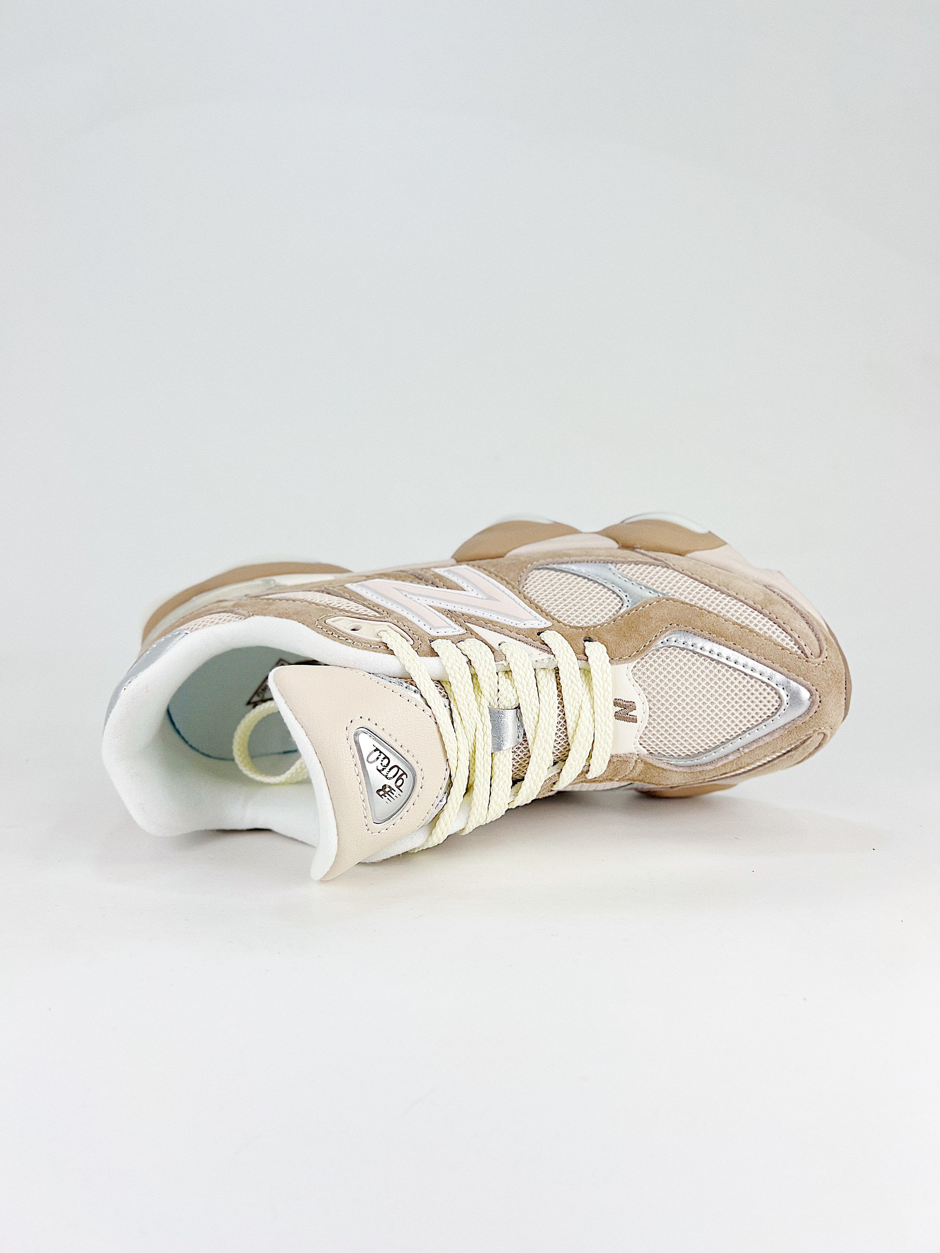 New Balance NB 9060 Moonbeam Silver Metallic Driftwood