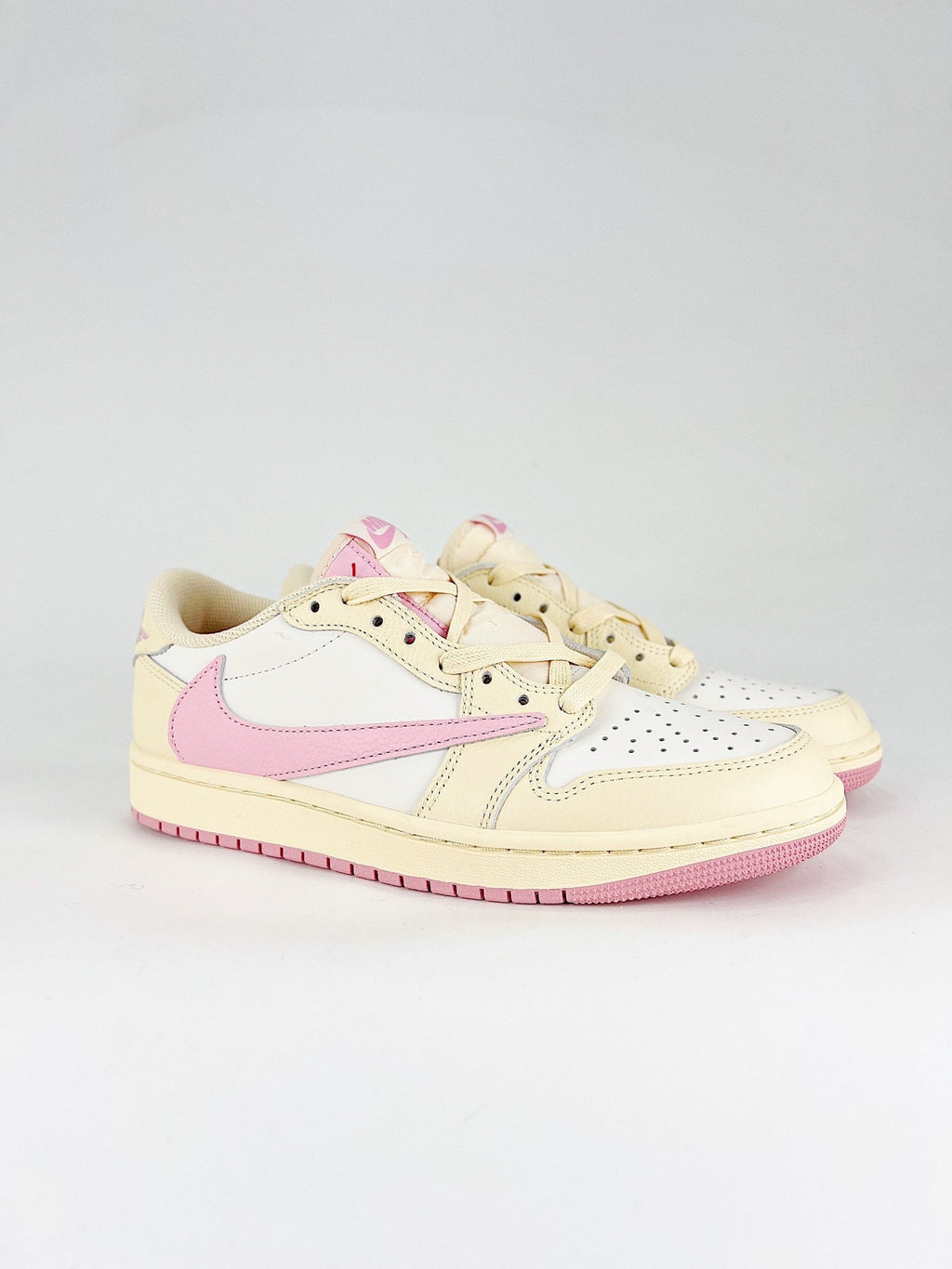 Travis Scott x Air Jordan 1 Low OG Shy Pink - VIBES MILANO