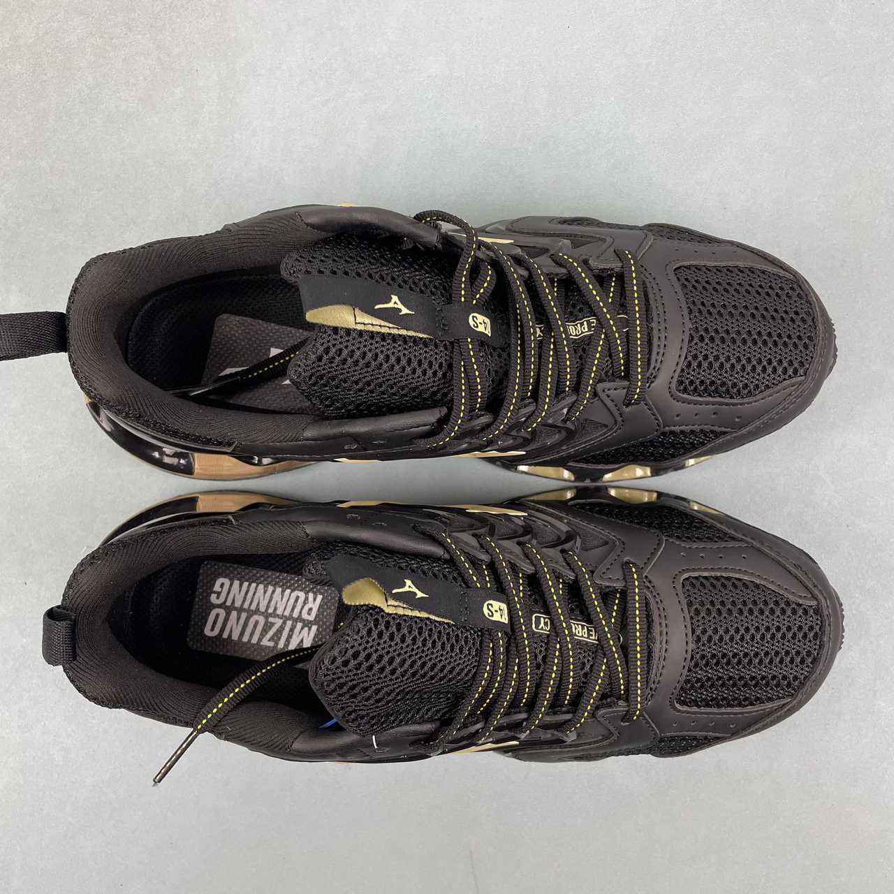 Mizuno Wave Prophecy sneakers nero gold