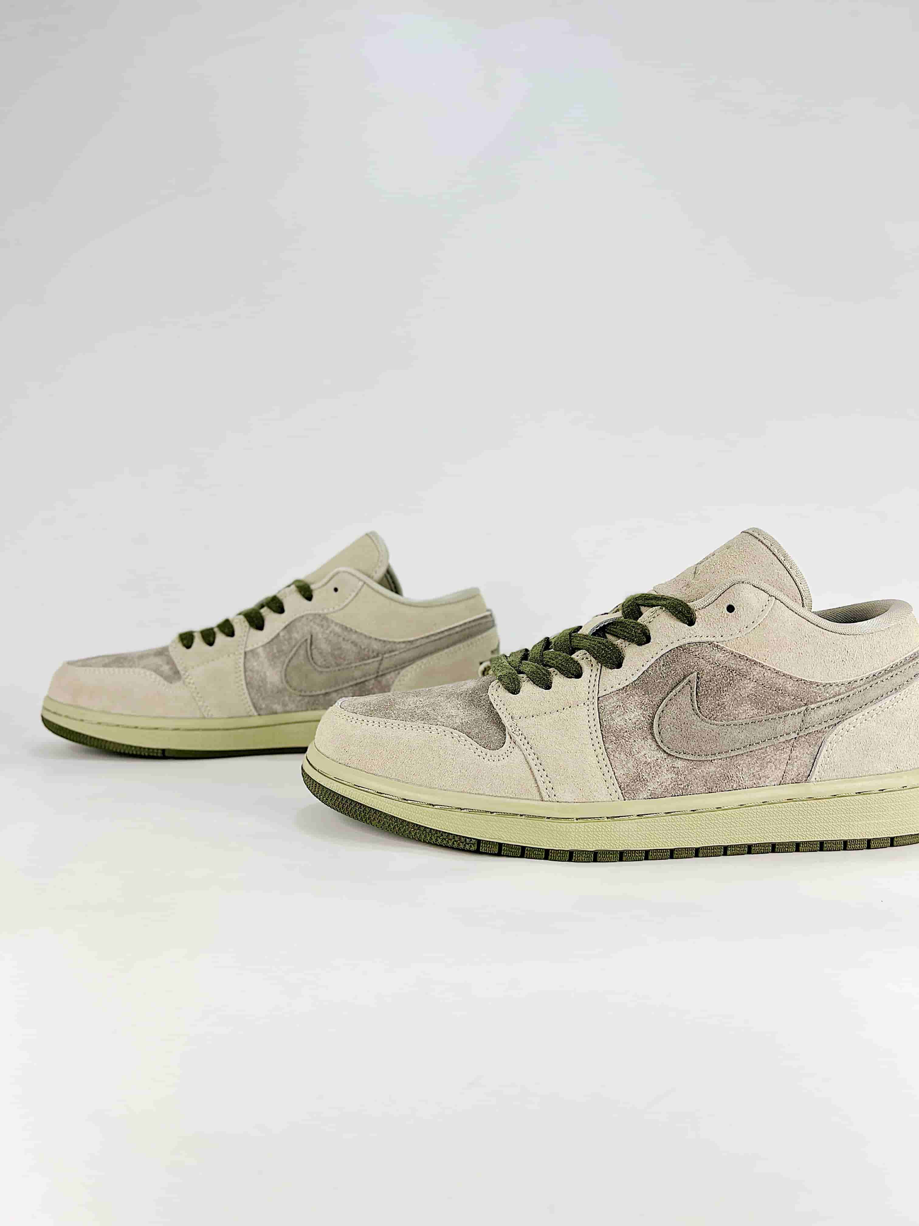 Air Jordan 1 low Spruce Fog Jade Stone