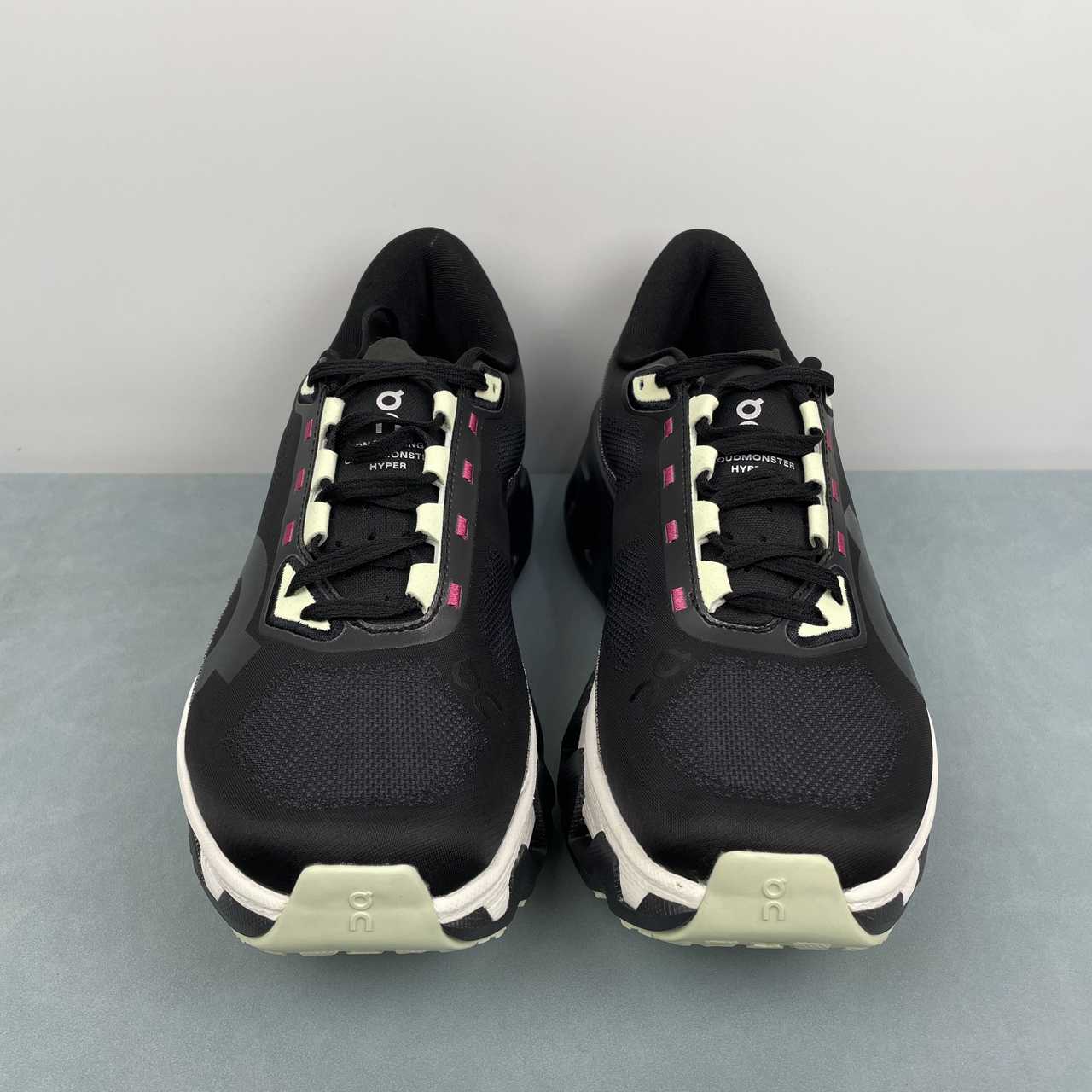 On Cloud Running Cloudmonster Hyper Iron & Black