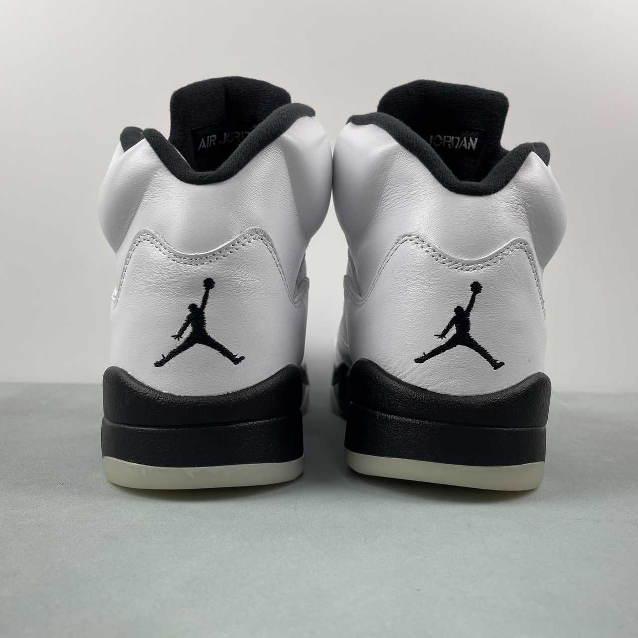 Nike Air Jordan 5 Retro White & Black Reverse Metallic - VIBES MILANO