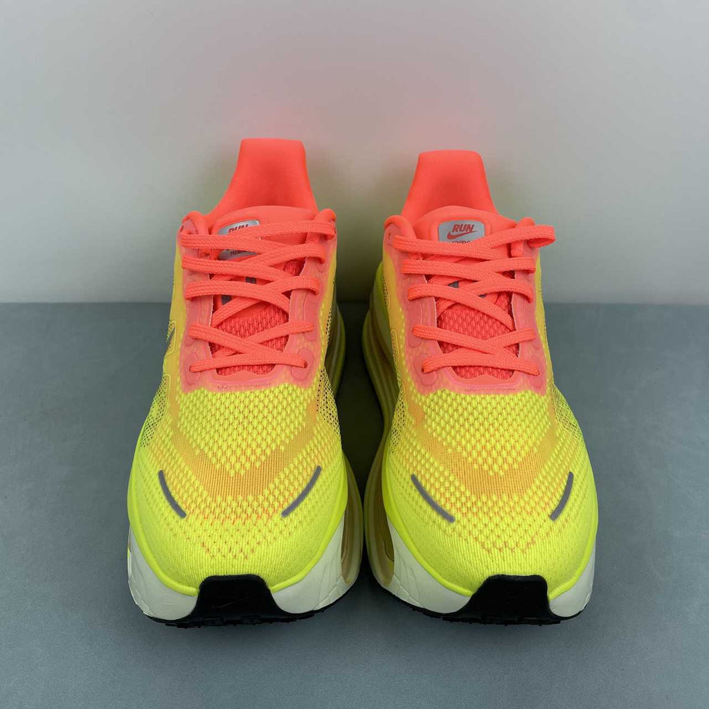 Nike Vomero Premium fluorescent green - VIBES MILANO