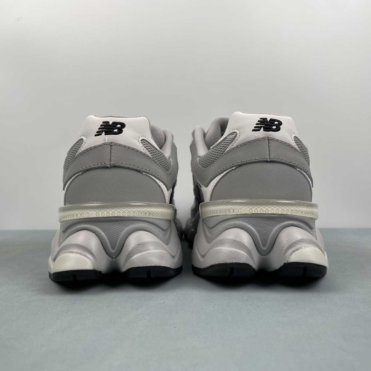 New Balance NB 9060 Light Grey Silver Metallic