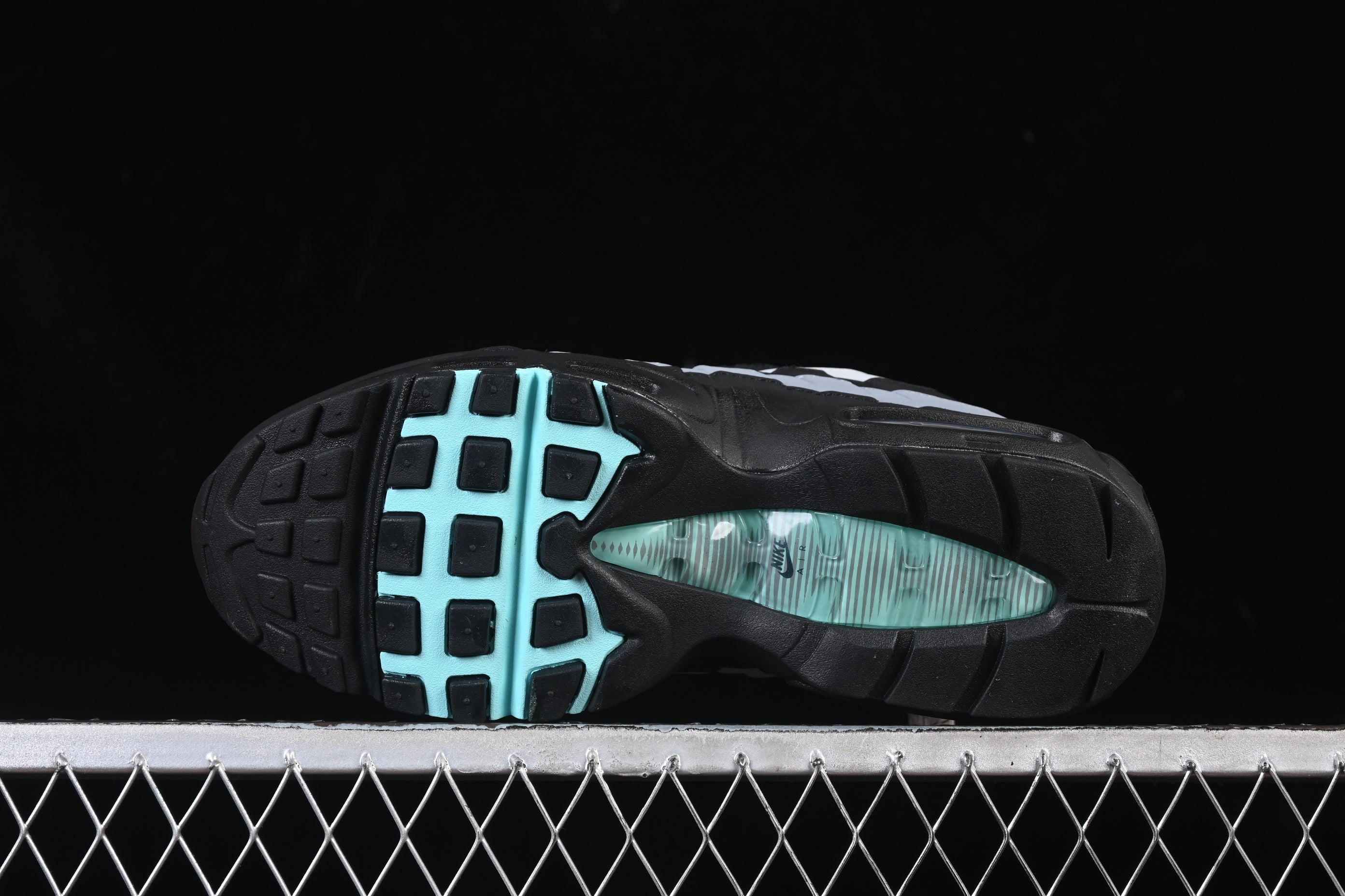 Nike Air Max 95 black aurora green